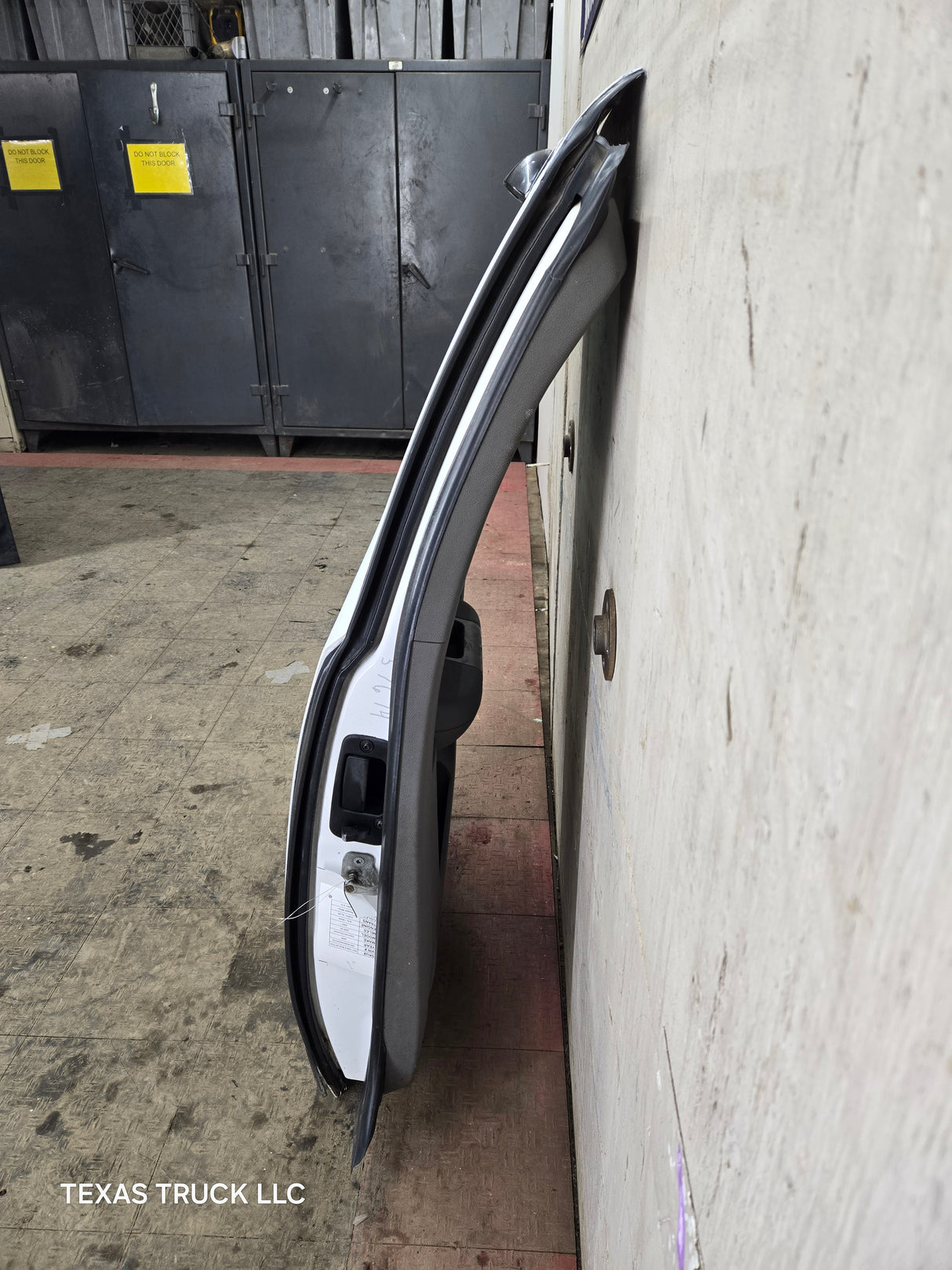 2007-2013 Chevrolet Silverado / GMC Sierra 1500 2500 3500 HD Passenger side Extended Cab RH Rear Door