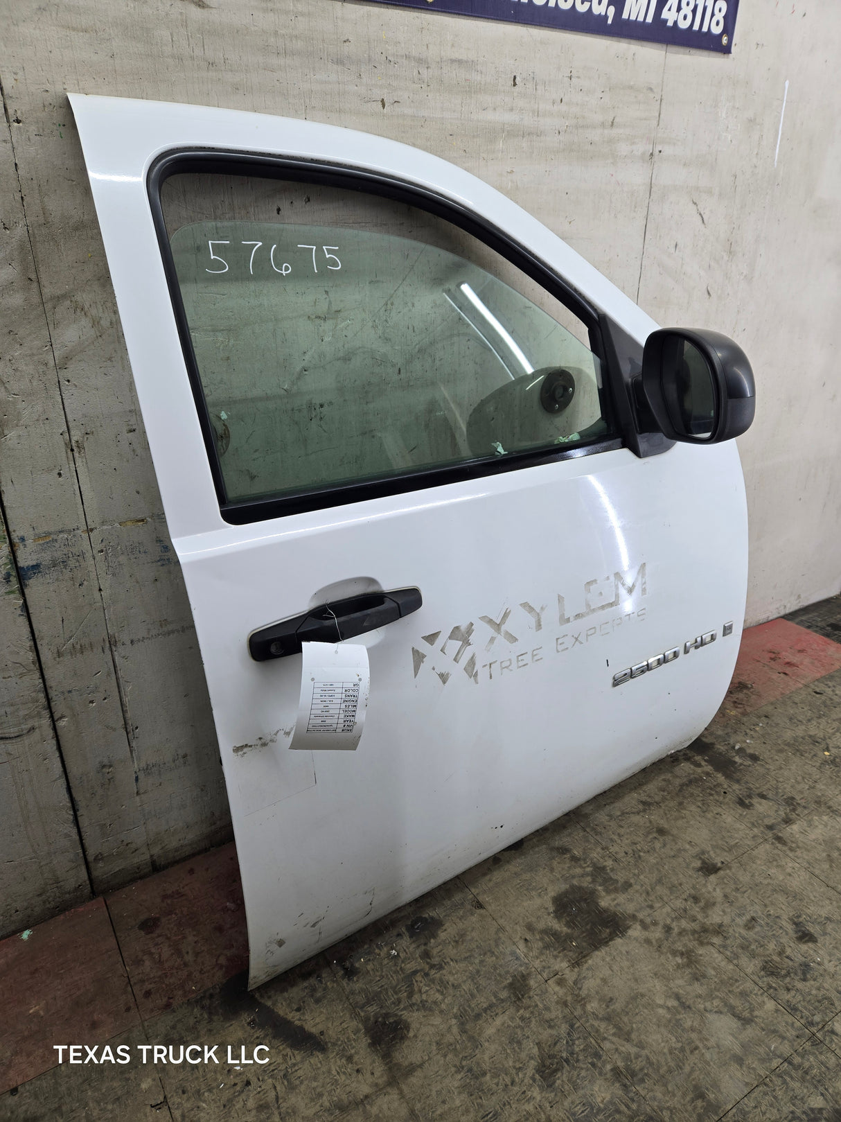 2007-2013 Chevrolet Silverado / GMC Sierra 1500 2500 3500 HD RH Front Passenger Side Door