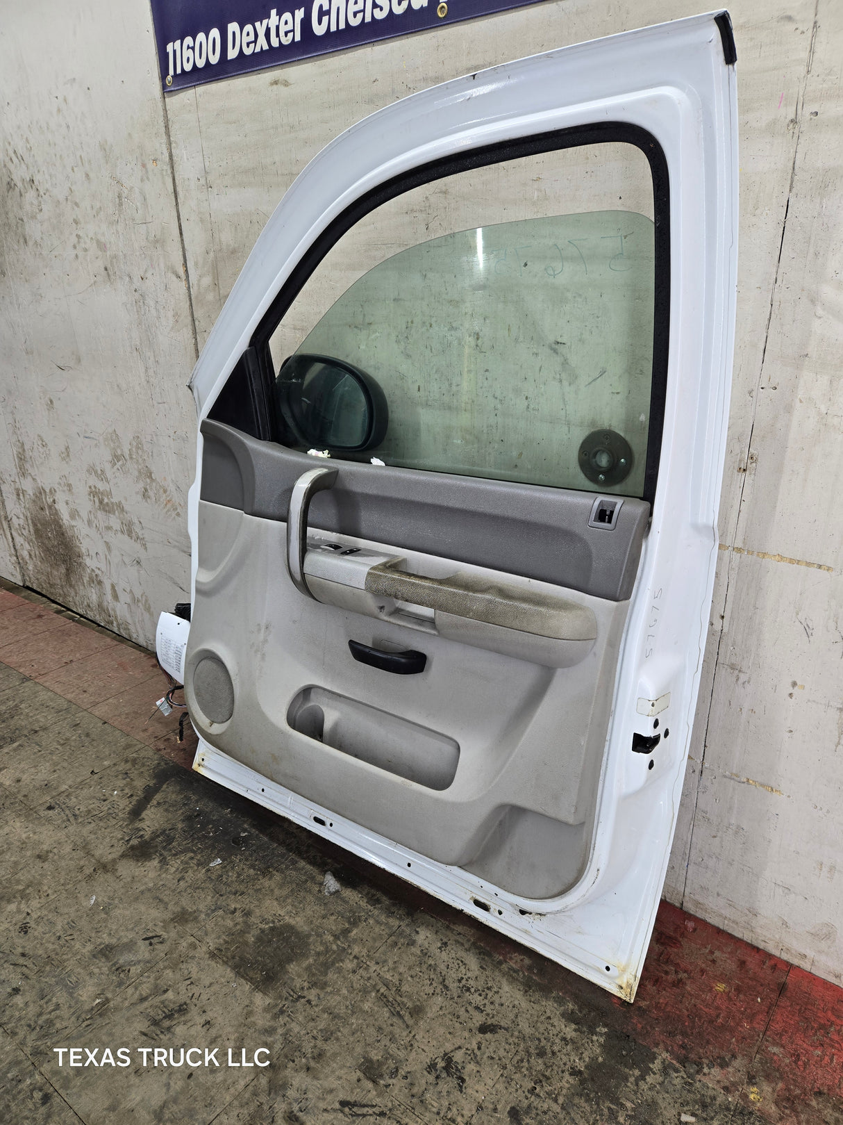 2007-2013 Chevrolet Silverado / GMC Sierra 1500 2500 3500 HD RH Front Passenger Side Door