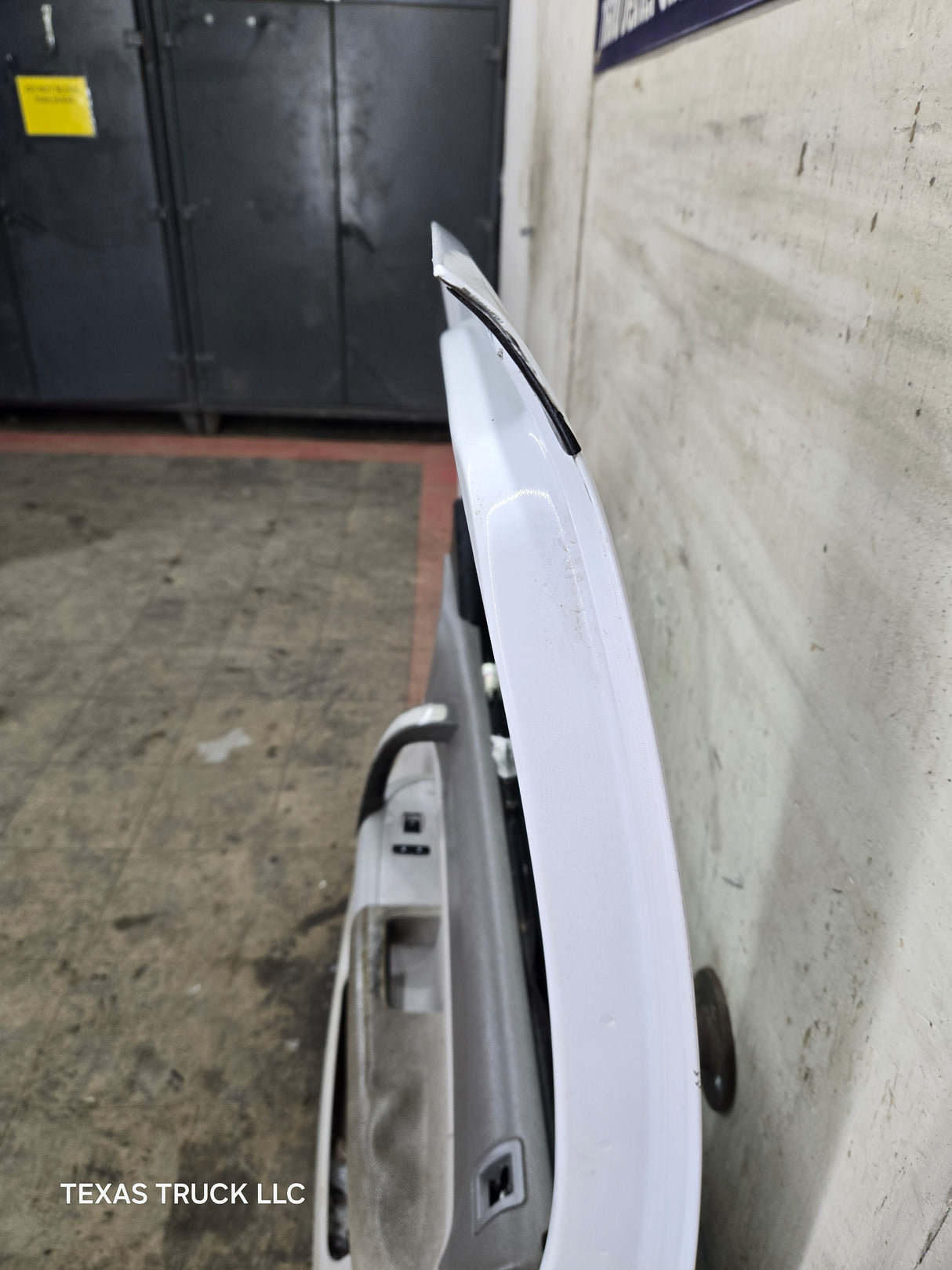 2007-2013 Chevrolet Silverado / GMC Sierra 1500 2500 3500 HD RH Front Passenger Side Door