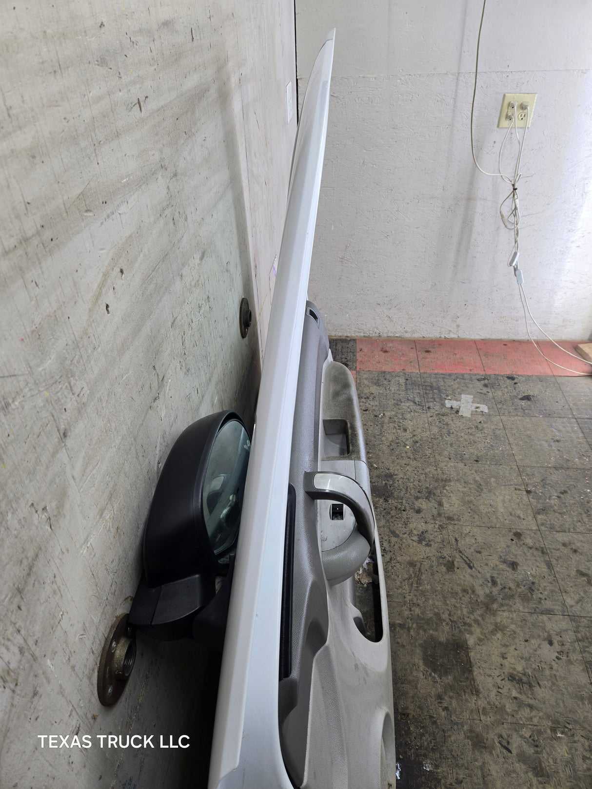 2007-2013 Chevrolet Silverado / GMC Sierra 1500 2500 3500 HD RH Front Passenger Side Door