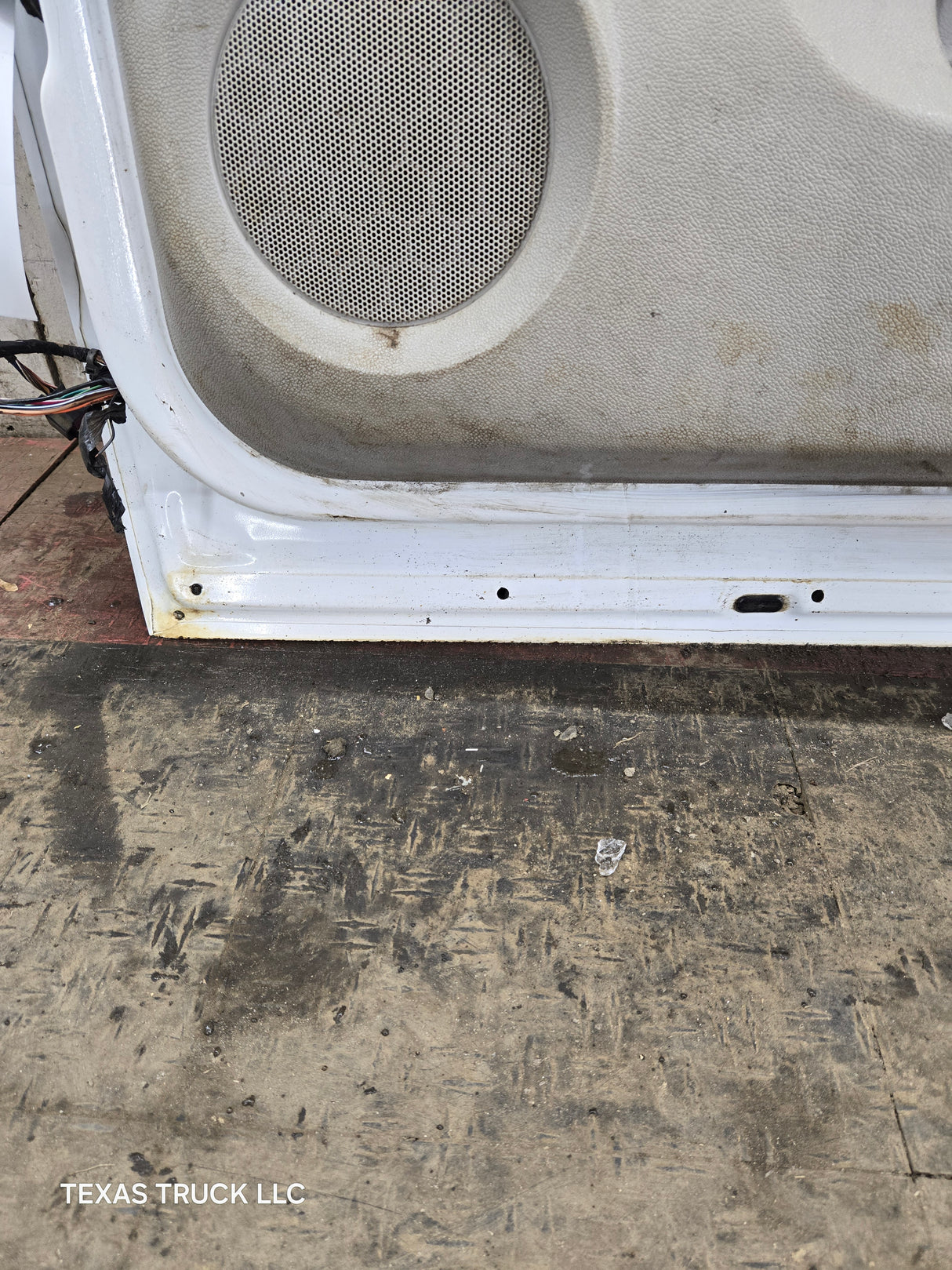 2007-2013 Chevrolet Silverado / GMC Sierra 1500 2500 3500 HD RH Front Passenger Side Door