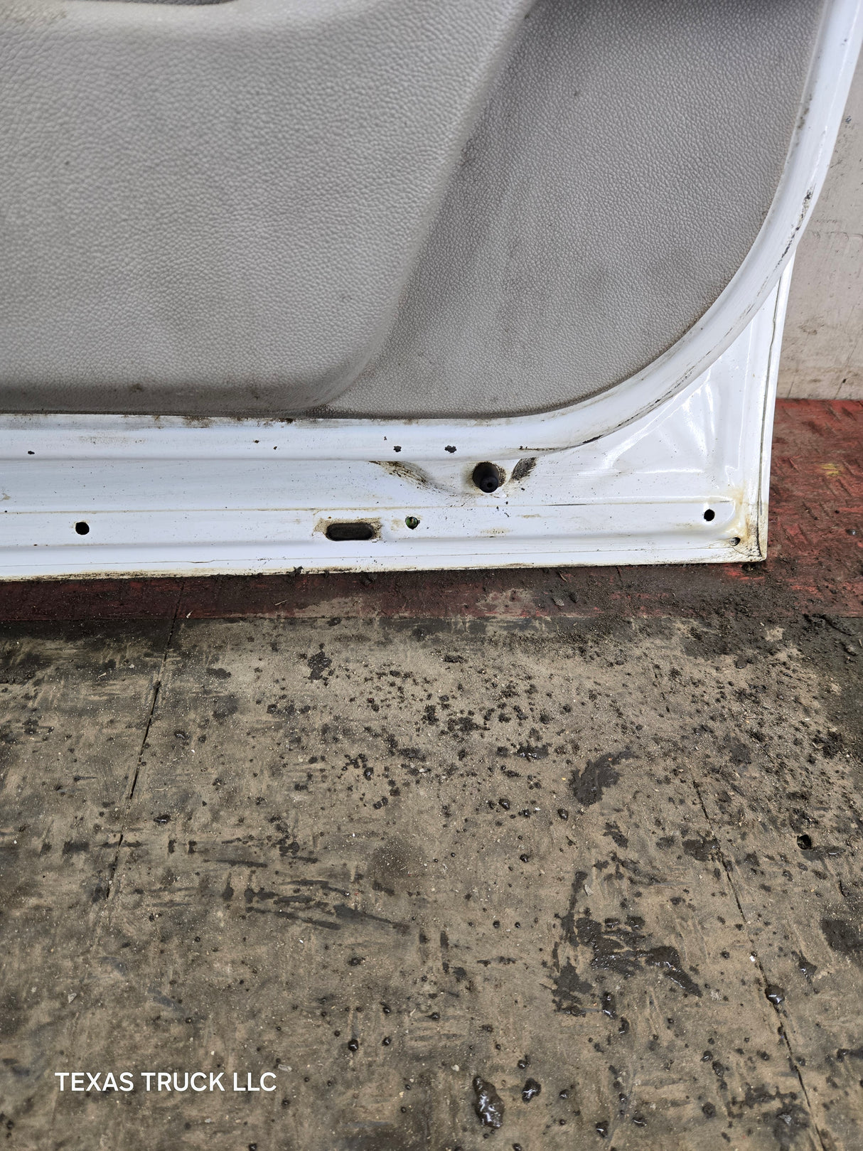 2007-2013 Chevrolet Silverado / GMC Sierra 1500 2500 3500 HD RH Front Passenger Side Door