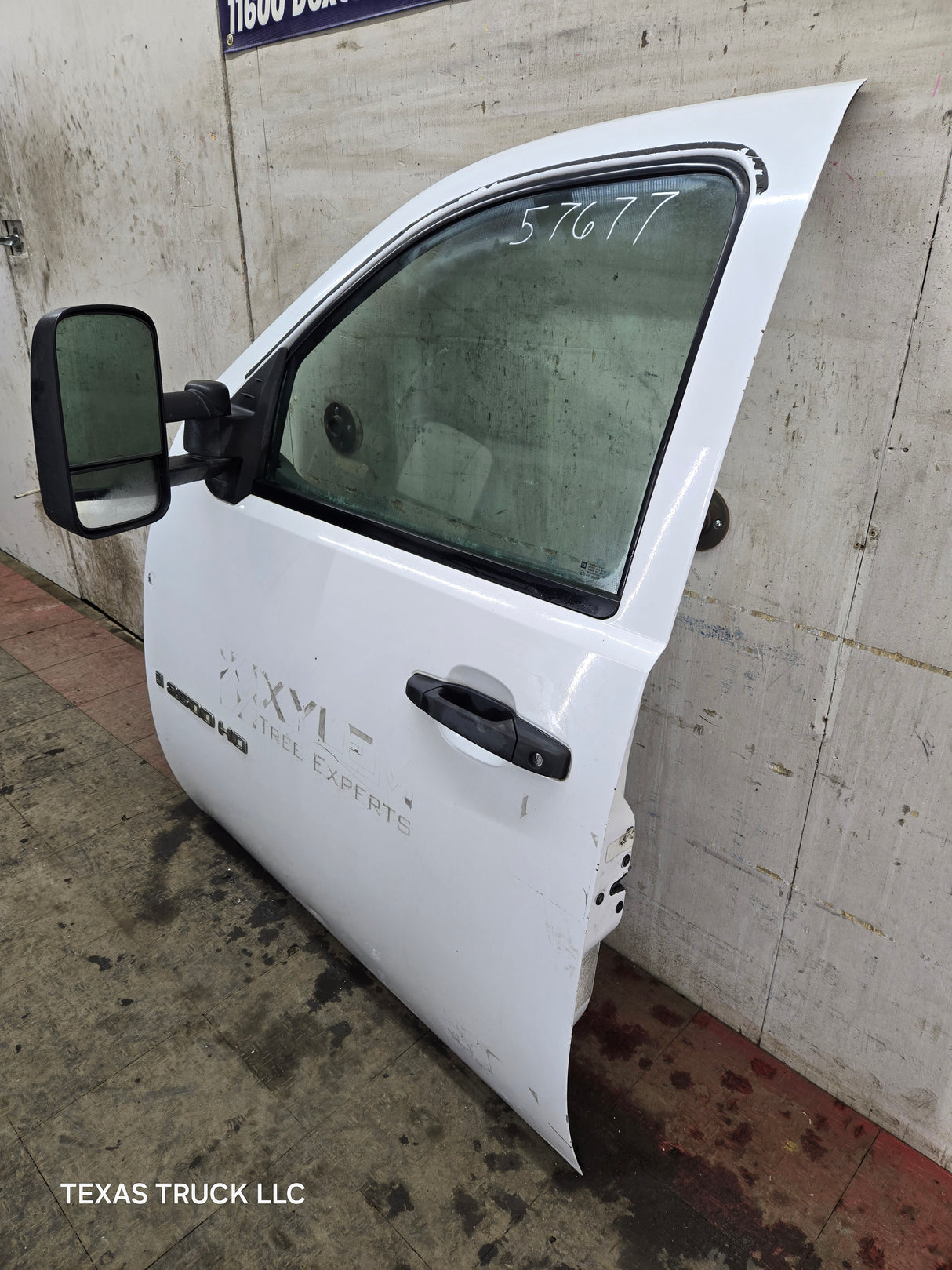 2007-2013 Chevrolet Silverado / GMC Sierra 1500 2500 3500 HD LH Front Driver Side Door