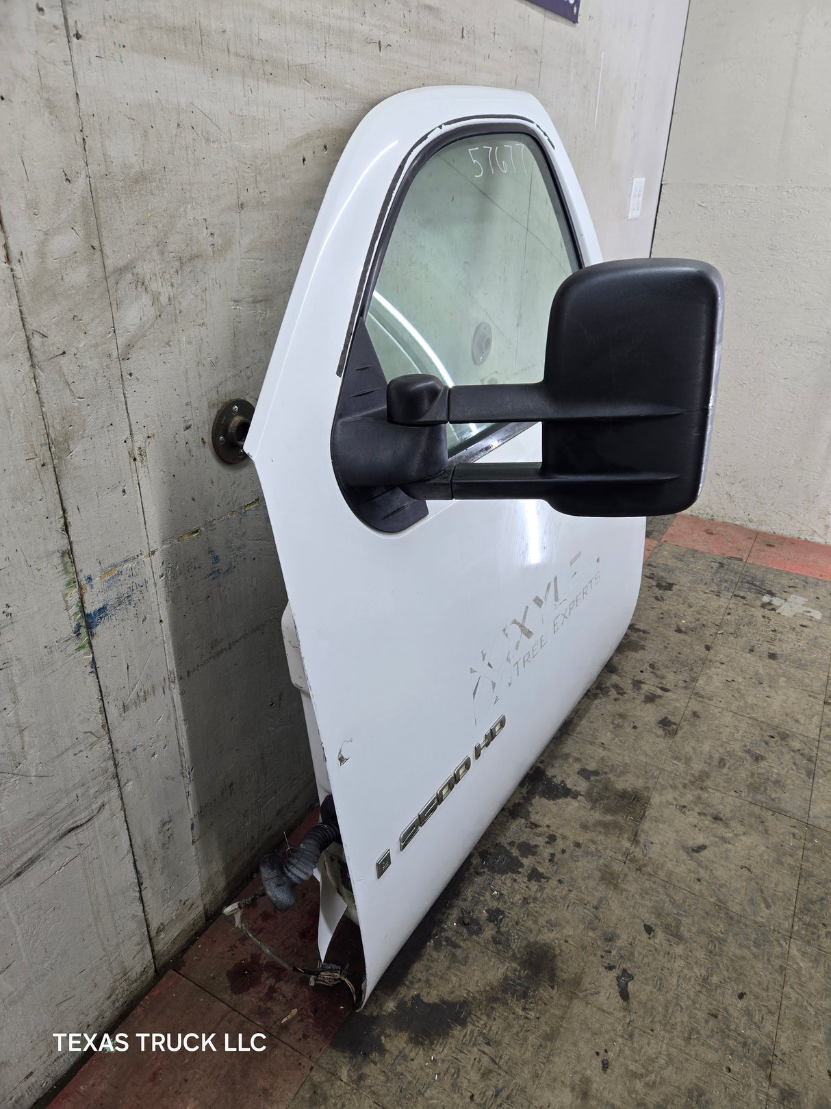 2007-2013 Chevrolet Silverado / GMC Sierra 1500 2500 3500 HD LH Front Driver Side Door