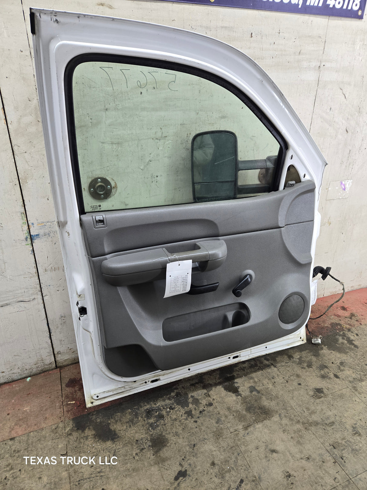 2007-2013 Chevrolet Silverado / GMC Sierra 1500 2500 3500 HD LH Front Driver Side Door