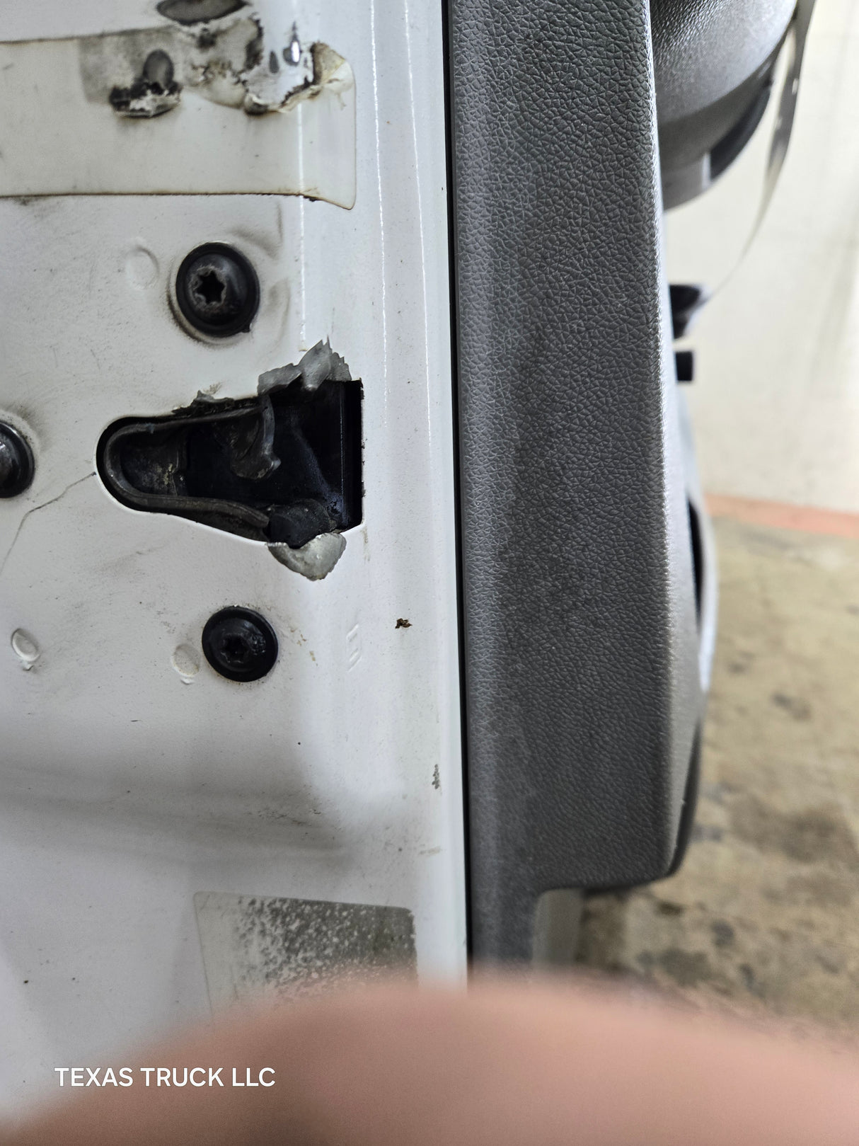 2007-2013 Chevrolet Silverado / GMC Sierra 1500 2500 3500 HD LH Front Driver Side Door