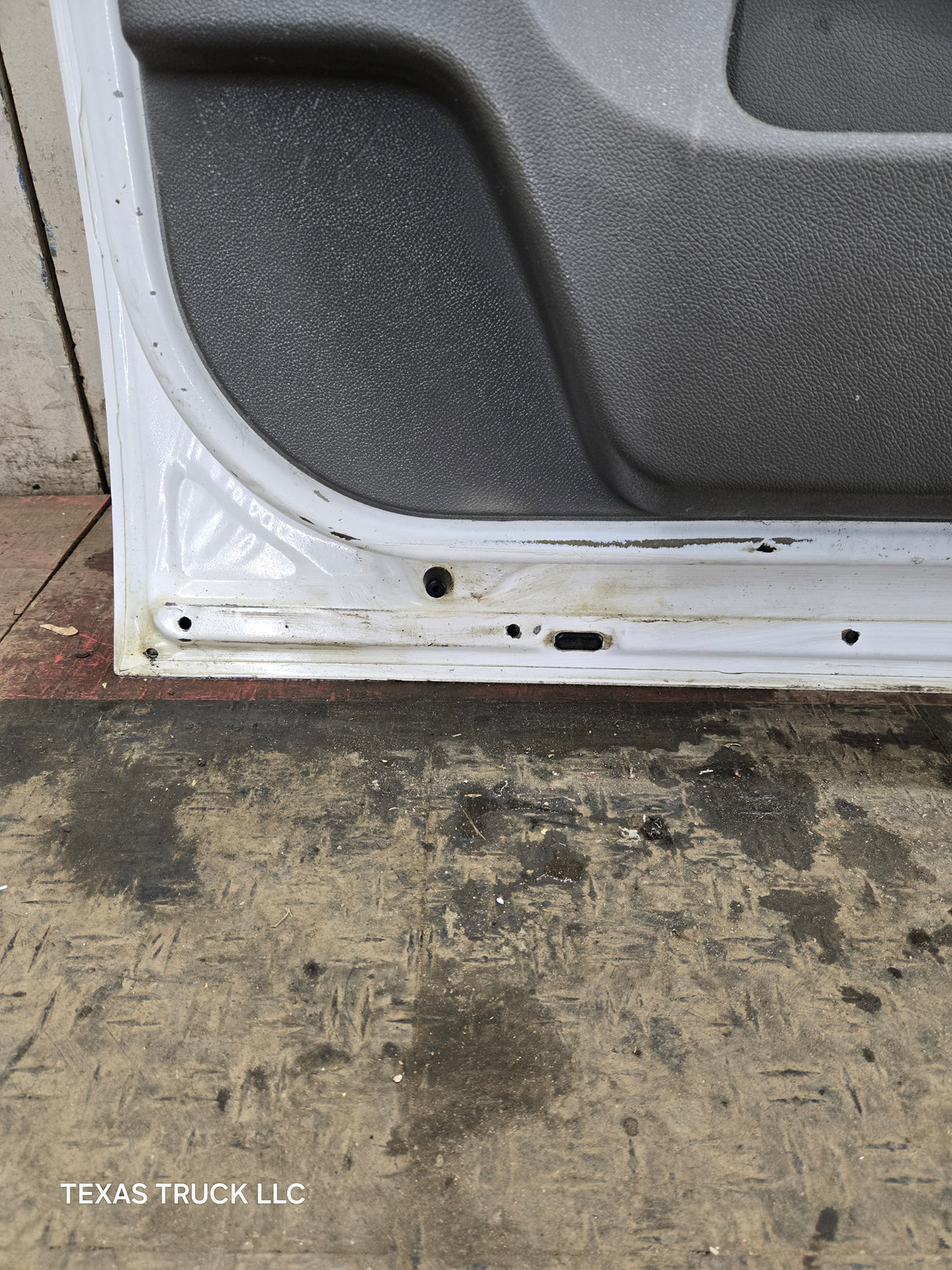 2007-2013 Chevrolet Silverado / GMC Sierra 1500 2500 3500 HD LH Front Driver Side Door