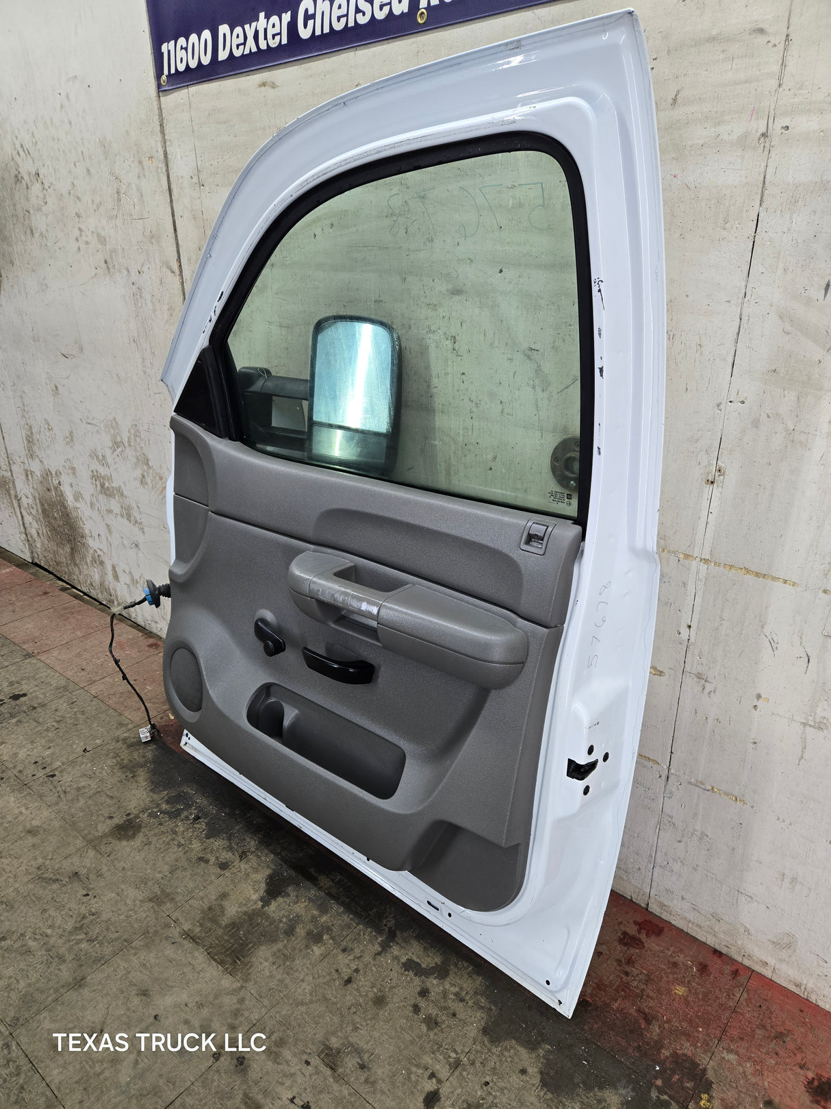 2007-2013 Chevrolet Silverado / GMC Sierra 1500 2500 3500 HD RH Front Passenger Side Door