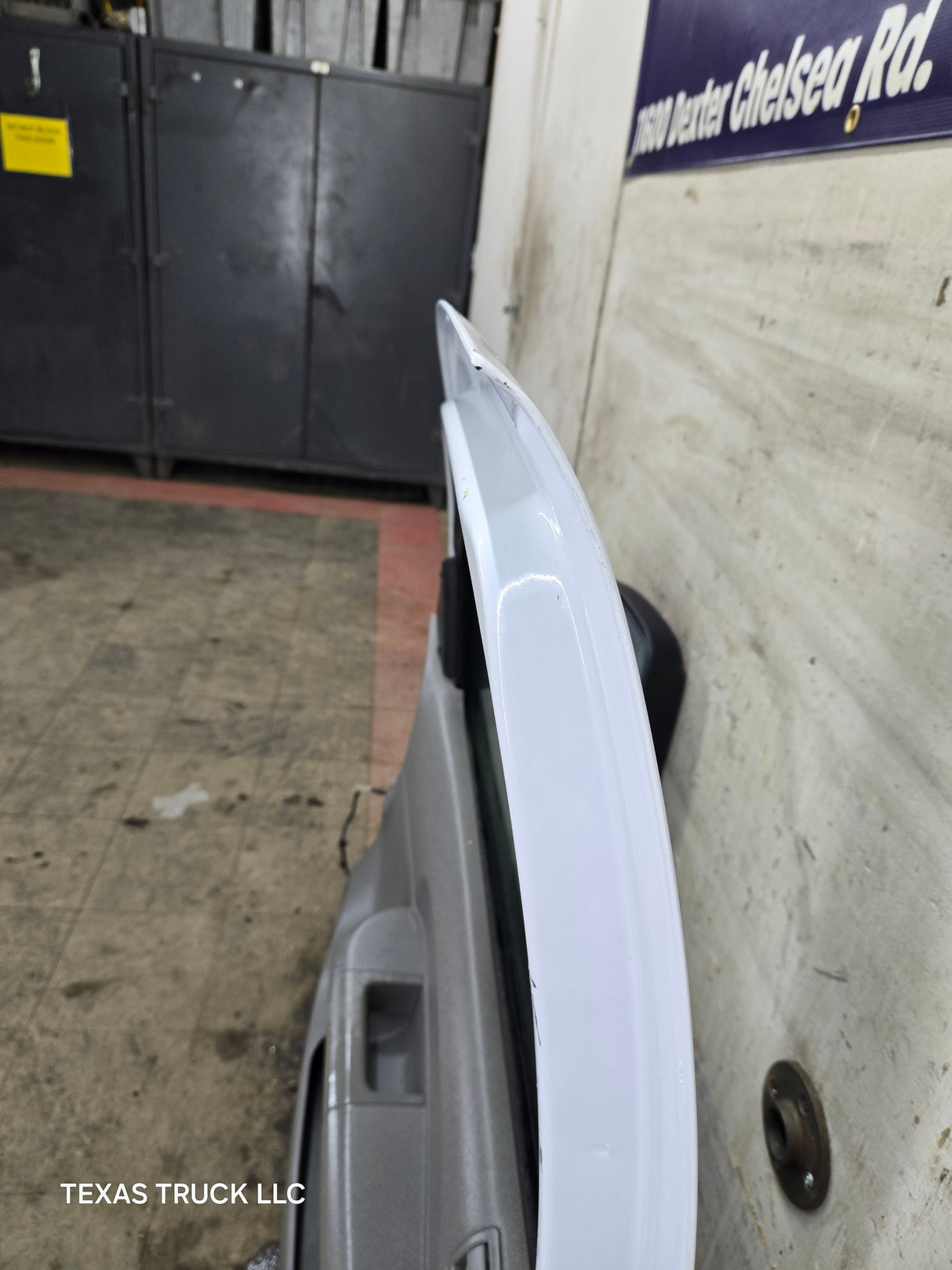 2007-2013 Chevrolet Silverado / GMC Sierra 1500 2500 3500 HD RH Front Passenger Side Door