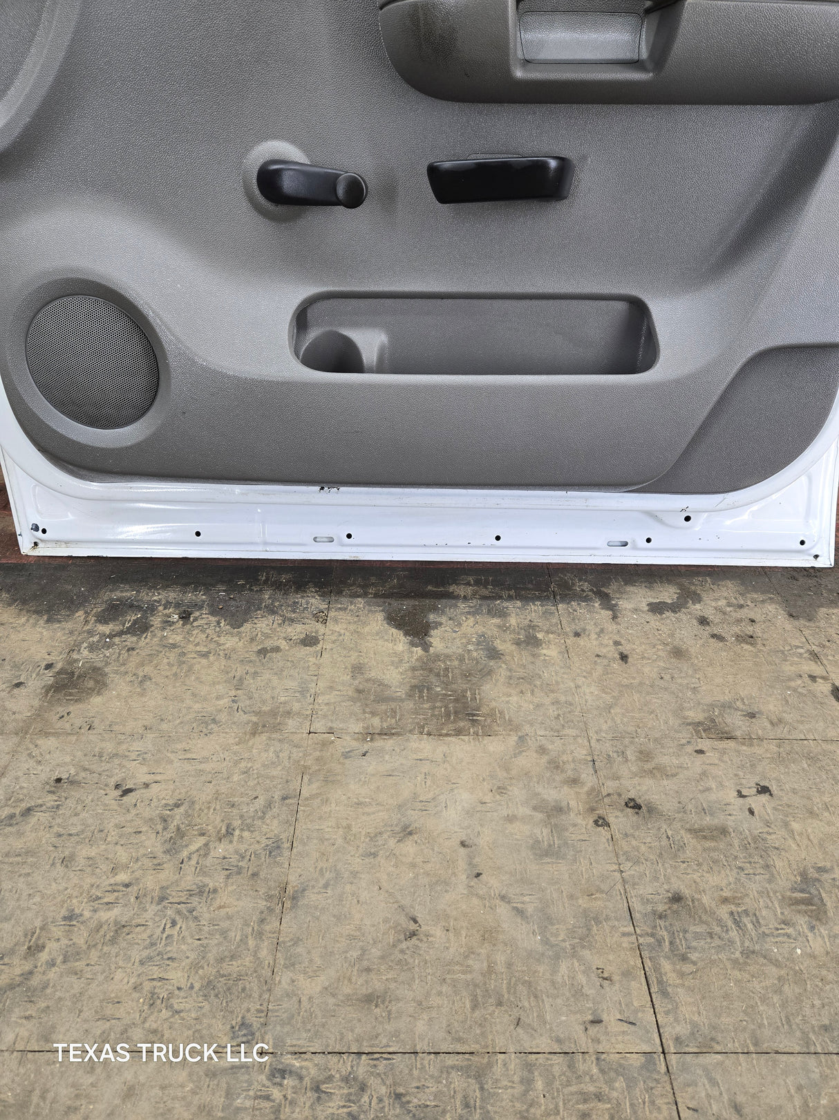 2007-2013 Chevrolet Silverado / GMC Sierra 1500 2500 3500 HD RH Front Passenger Side Door