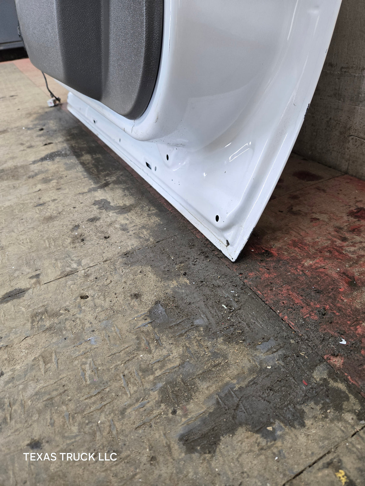 2007-2013 Chevrolet Silverado / GMC Sierra 1500 2500 3500 HD RH Front Passenger Side Door