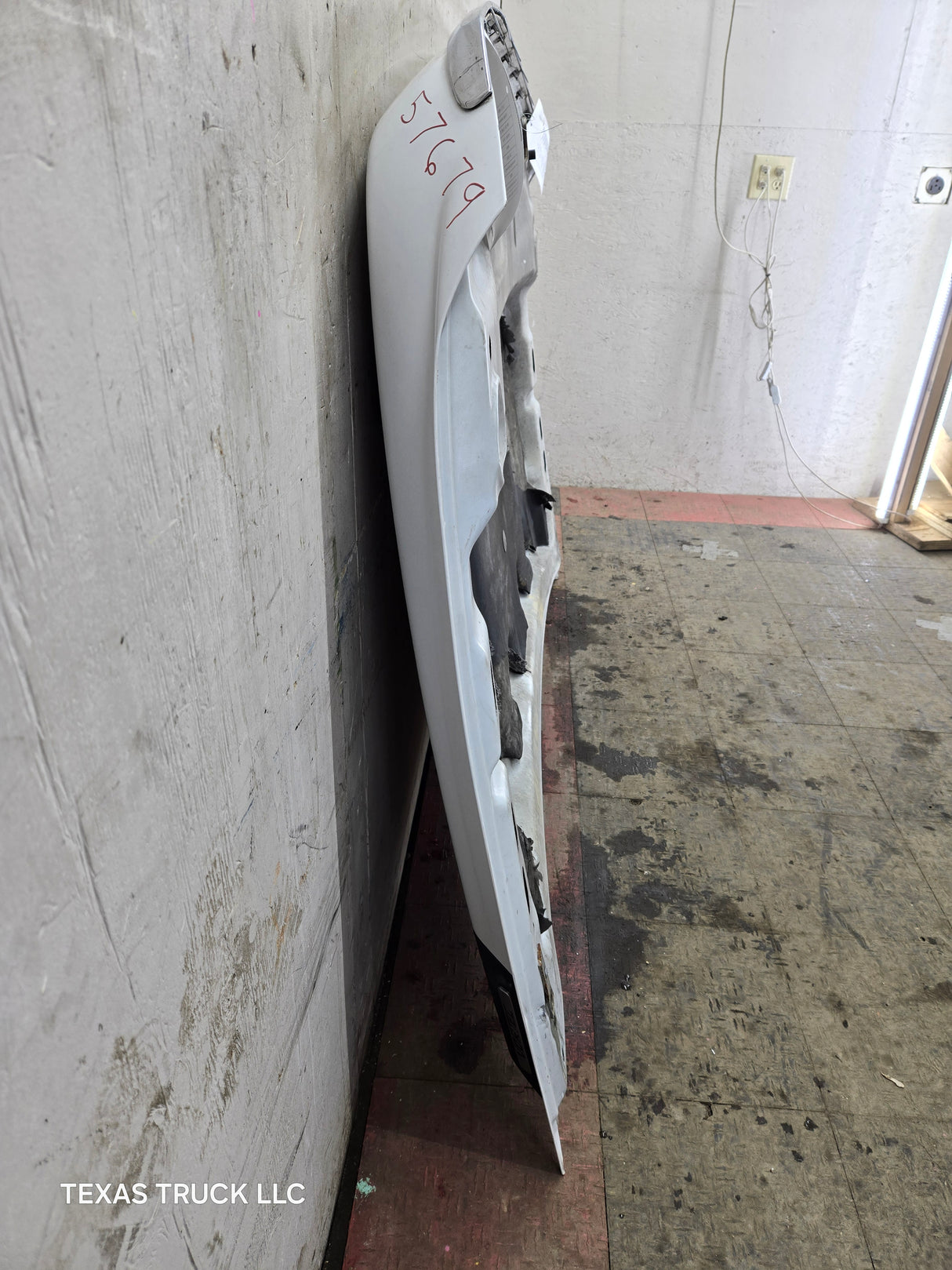 2007-2013 Chevrolet Silverado 2500 HD 3500HD Hood