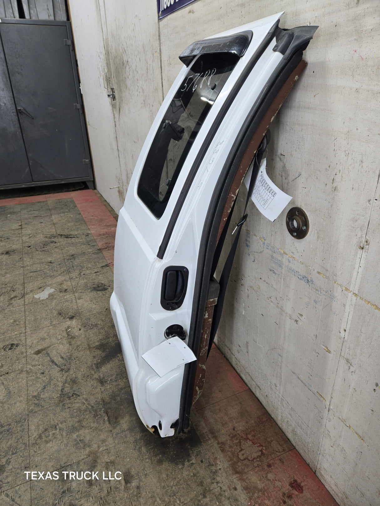 2008-2016 Ford Super Duty F250 F350 F450 F550 RH Extended Cab Passenger Side Rear Door