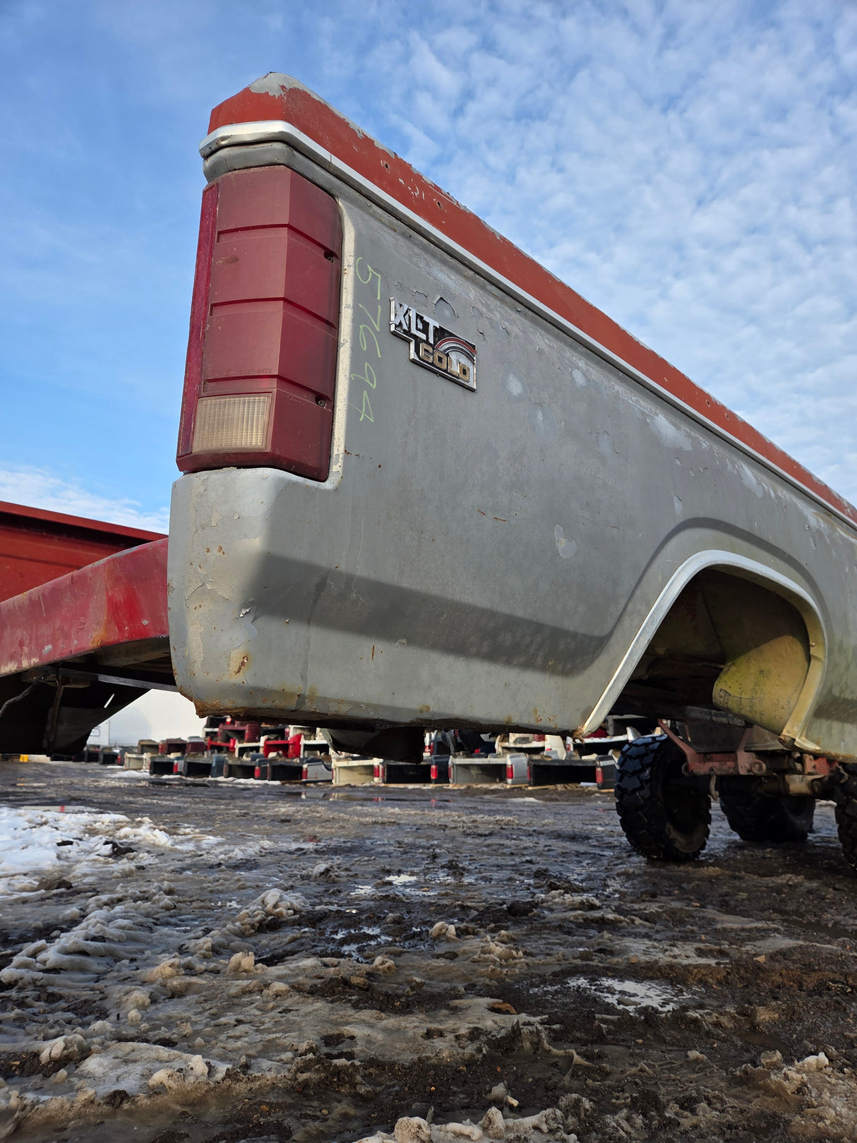 1980-1986 Ford F100 F150 F250 F350 6' 9" Short Bed