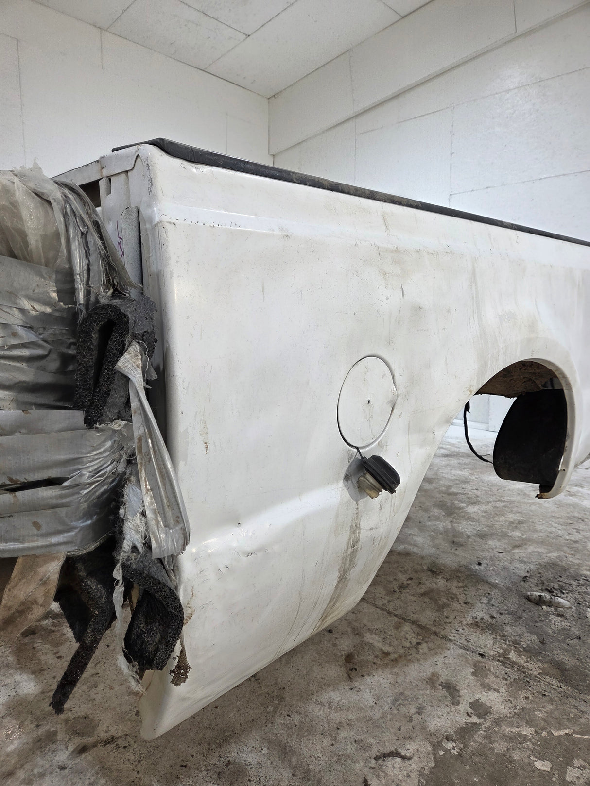 1999-2010 Ford Super Duty F250 F350 6' 9" Short Truck Bed