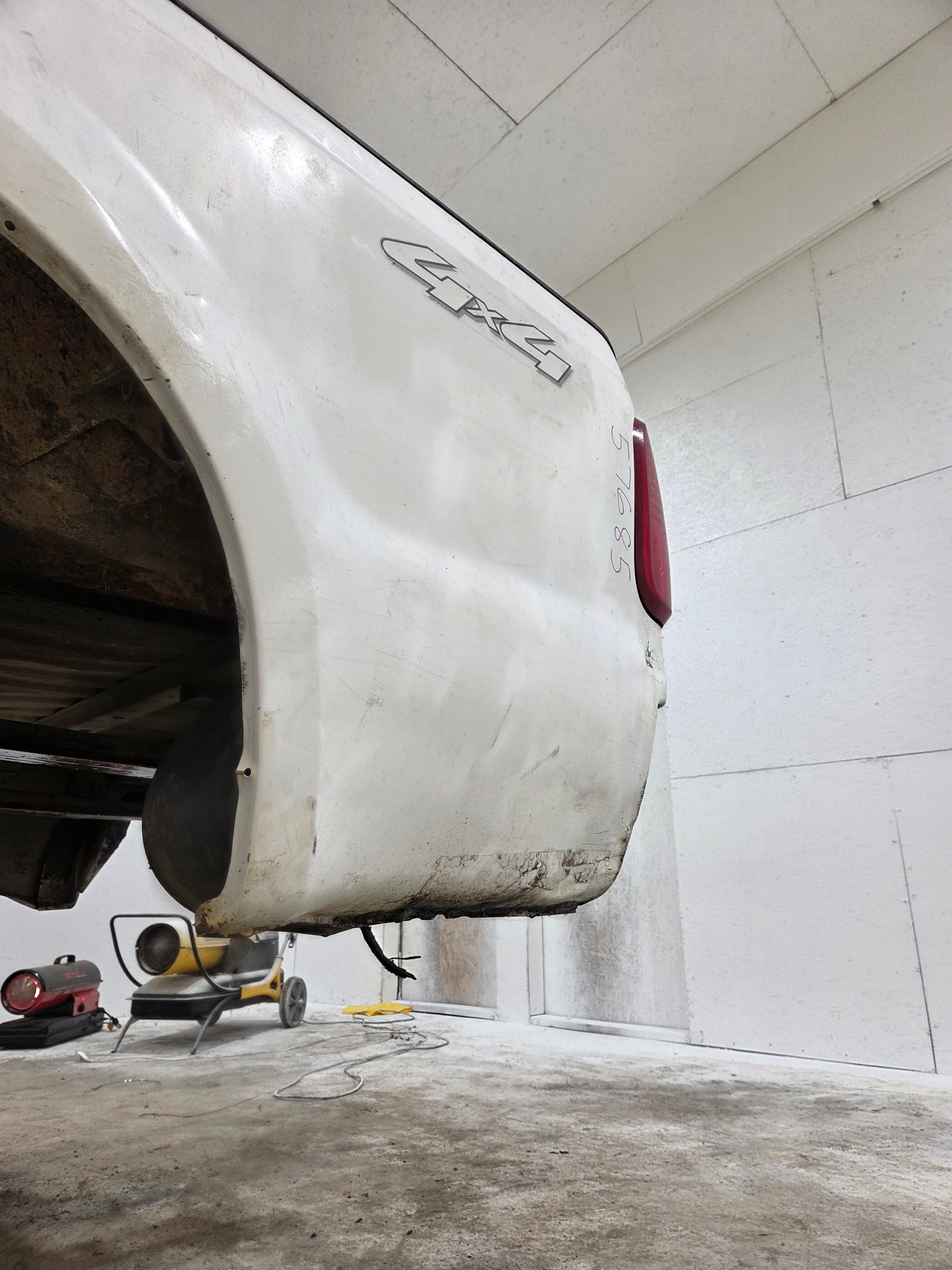 1999-2010 Ford Super Duty F250 F350 6' 9" Short Truck Bed