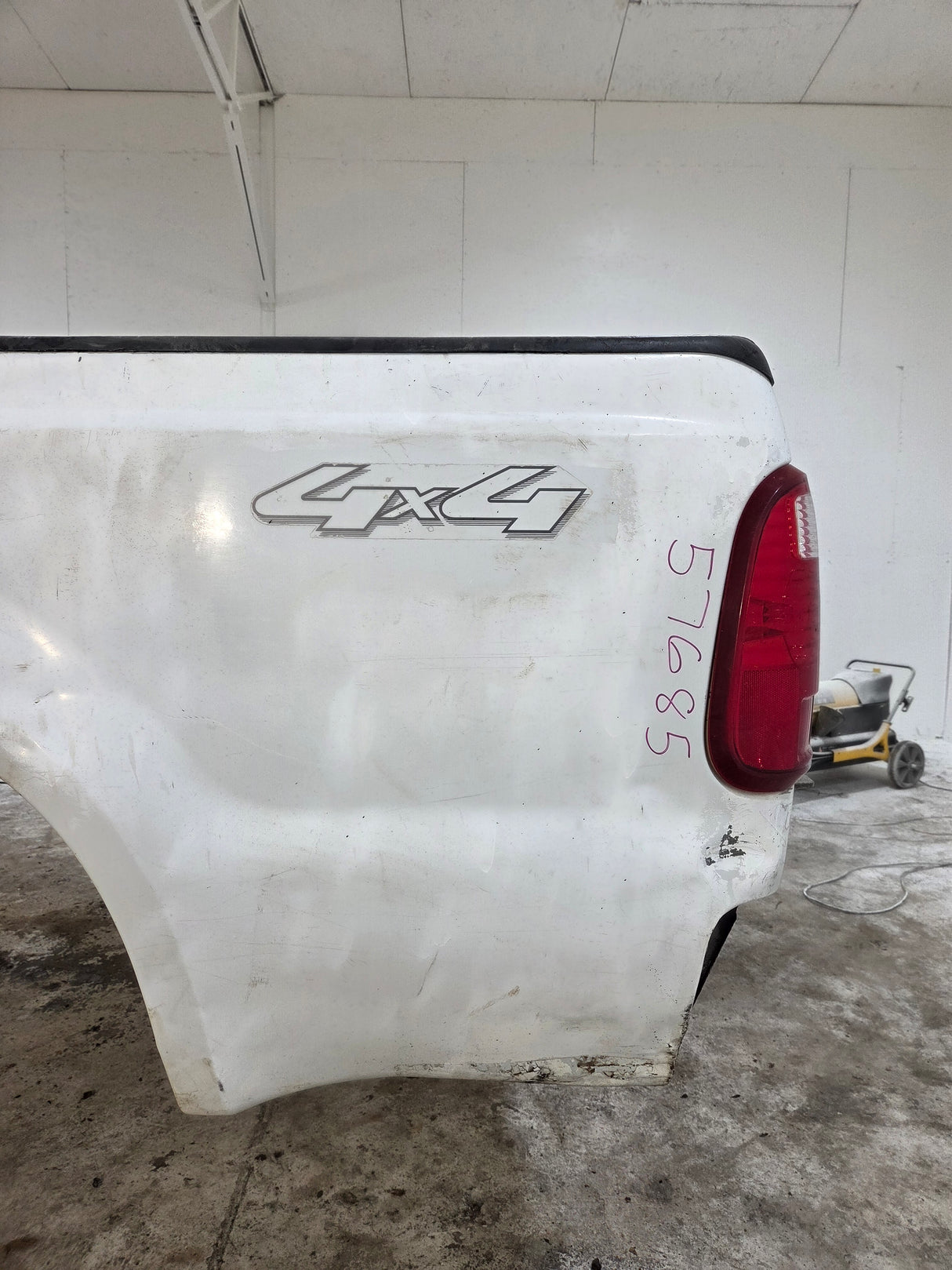 1999-2010 Ford Super Duty F250 F350 6' 9" Short Truck Bed