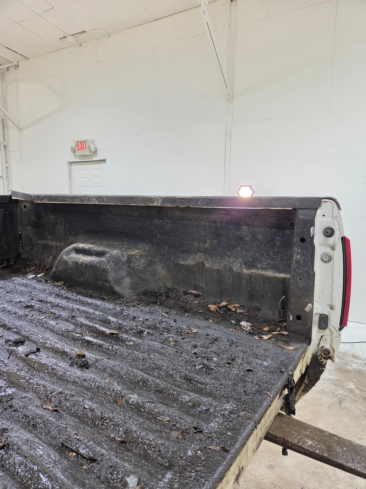1999-2010 Ford Super Duty F250 F350 6' 9" Short Truck Bed