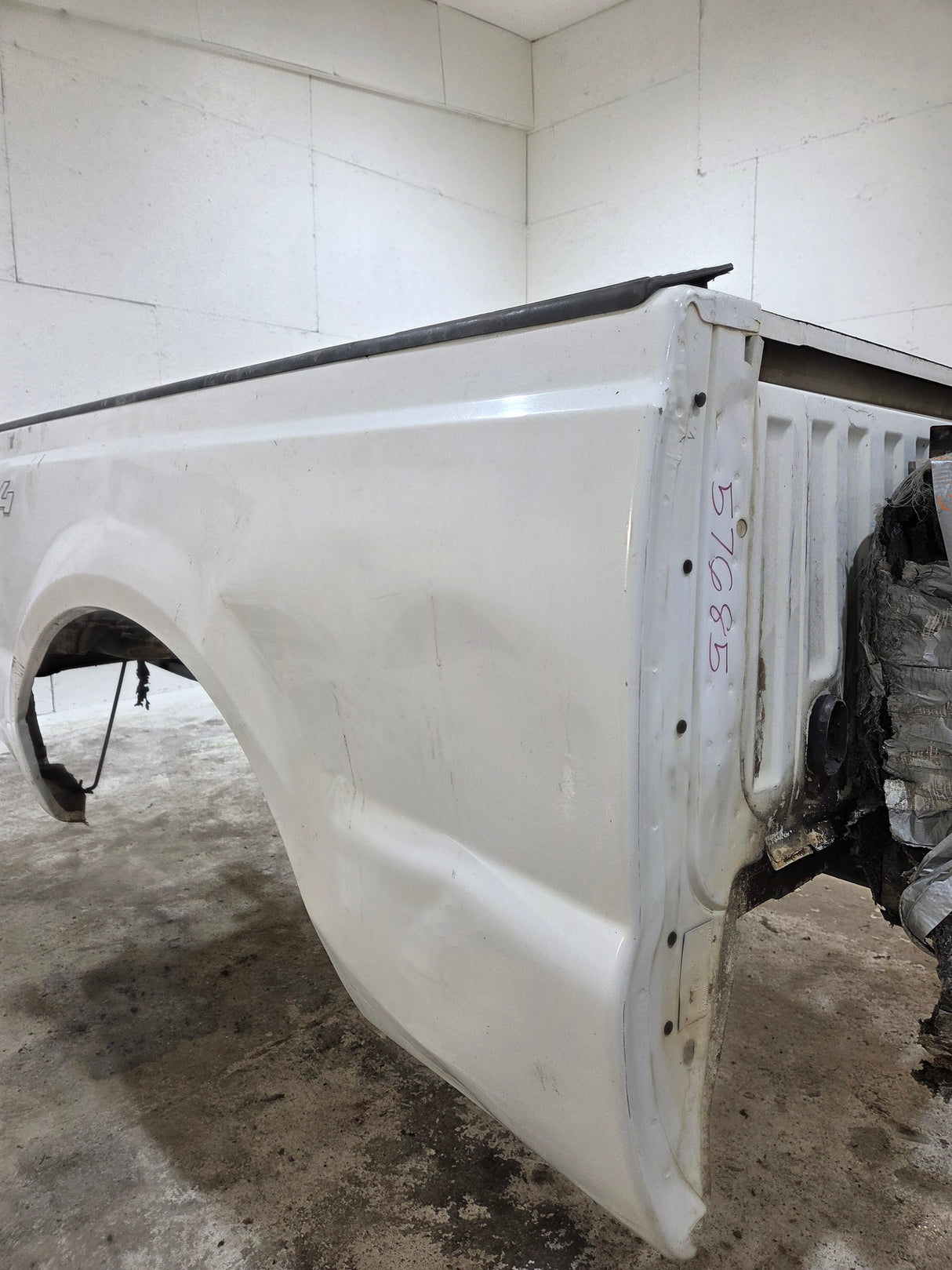 1999-2010 Ford Super Duty F250 F350 6' 9" Short Truck Bed