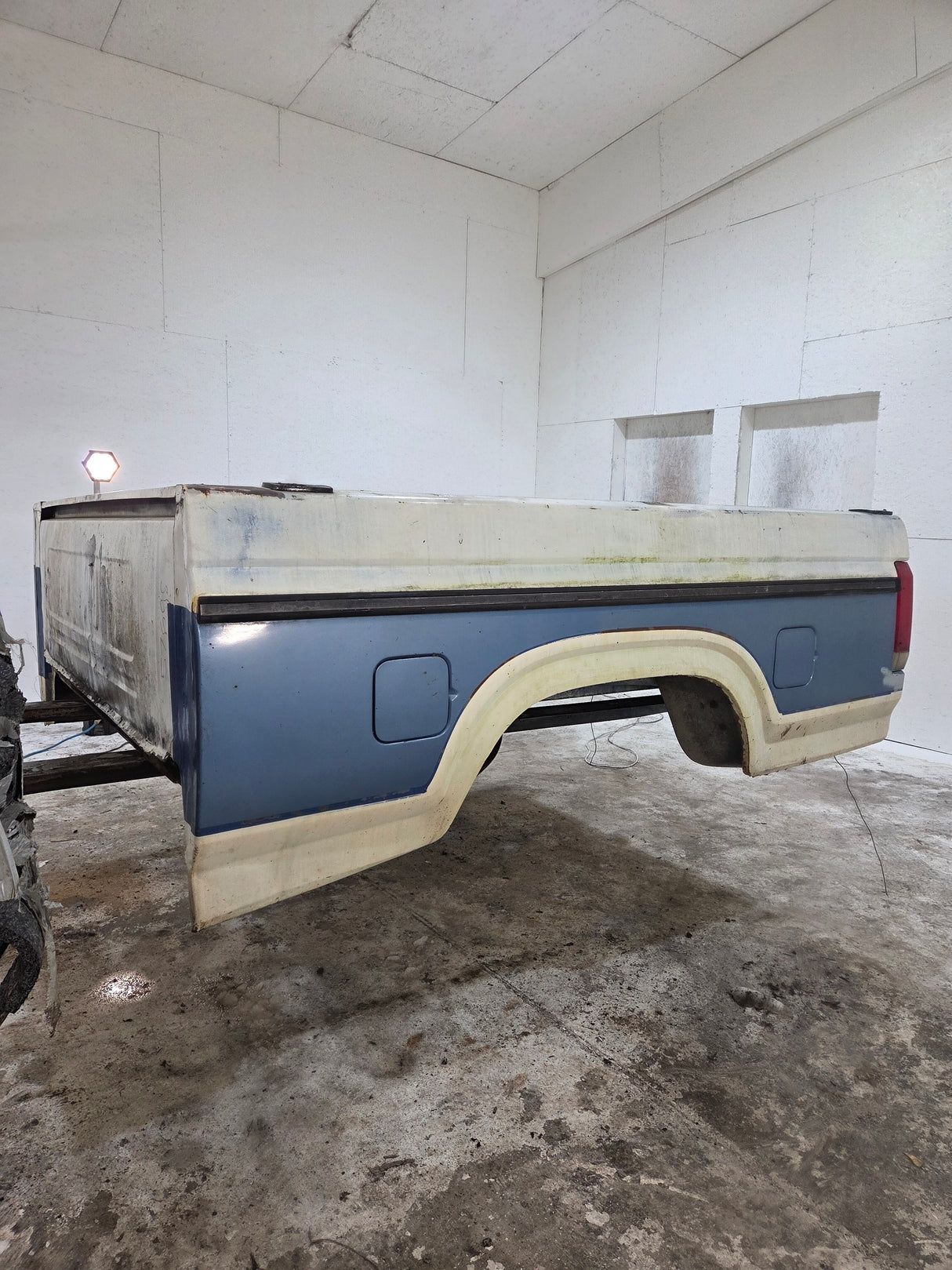 1987-1997 Ford F150 F250 F350 OBS 6' 9" Short Truck Bed