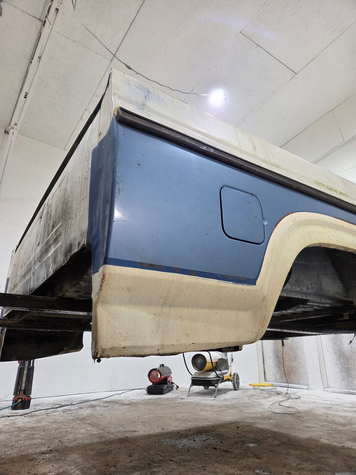 1987-1997 Ford F150 F250 F350 OBS 6' 9" Short Truck Bed