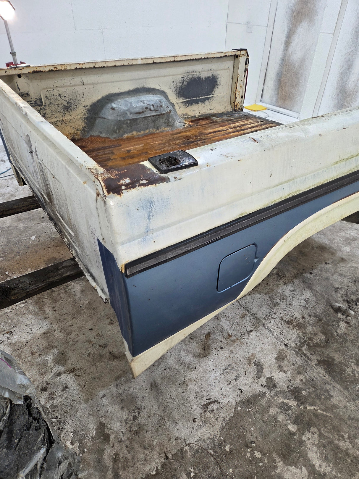 1987-1997 Ford F150 F250 F350 OBS 6' 9" Short Truck Bed