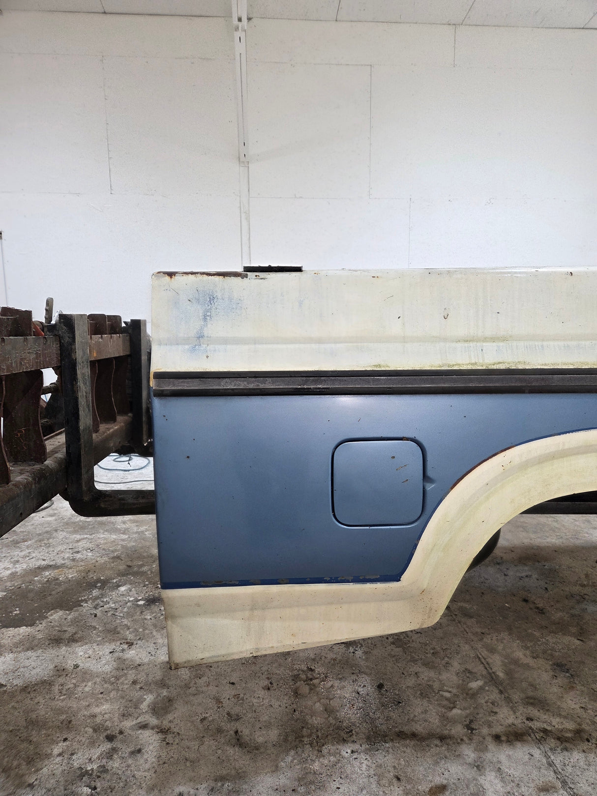 1987-1997 Ford F150 F250 F350 OBS 6' 9" Short Truck Bed