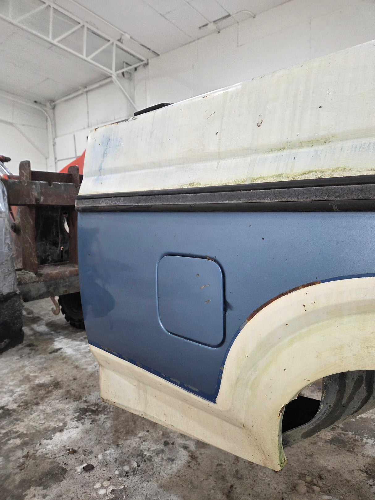 1987-1997 Ford F150 F250 F350 OBS 6' 9" Short Truck Bed