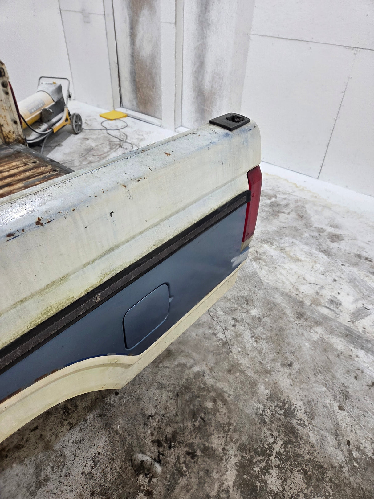 1987-1997 Ford F150 F250 F350 OBS 6' 9" Short Truck Bed