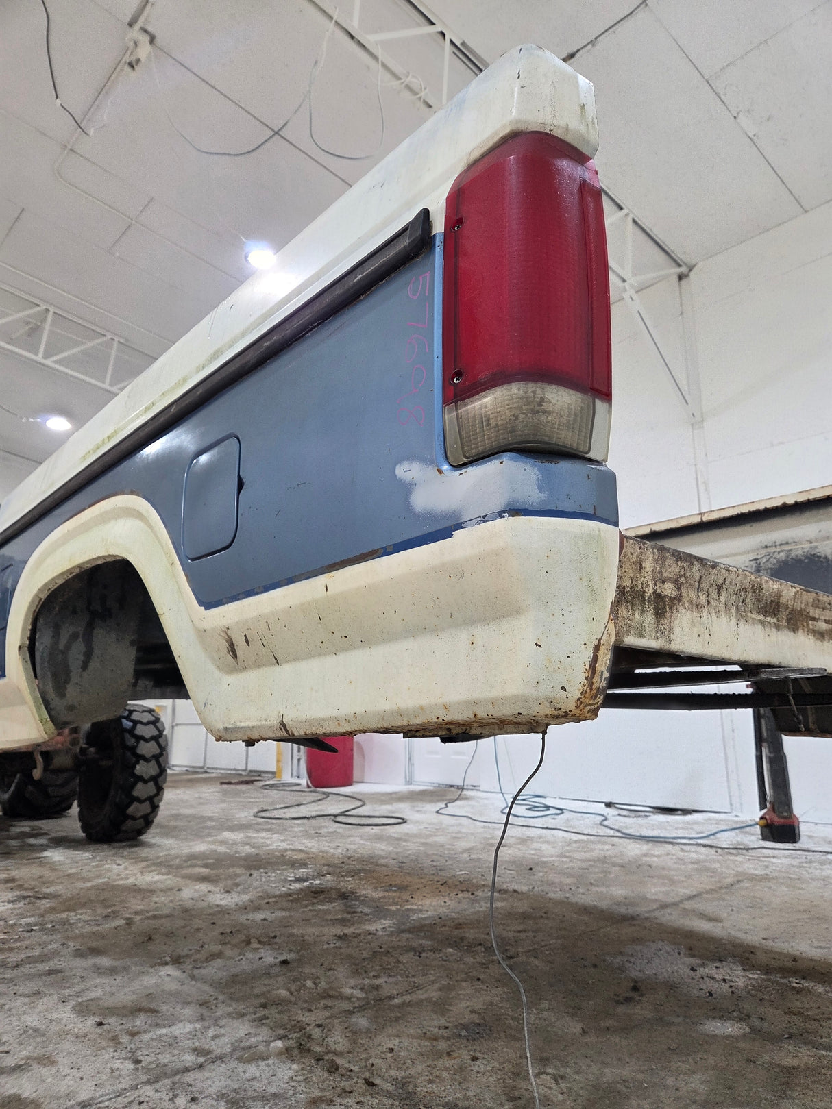 1987-1997 Ford F150 F250 F350 OBS 6' 9" Short Truck Bed