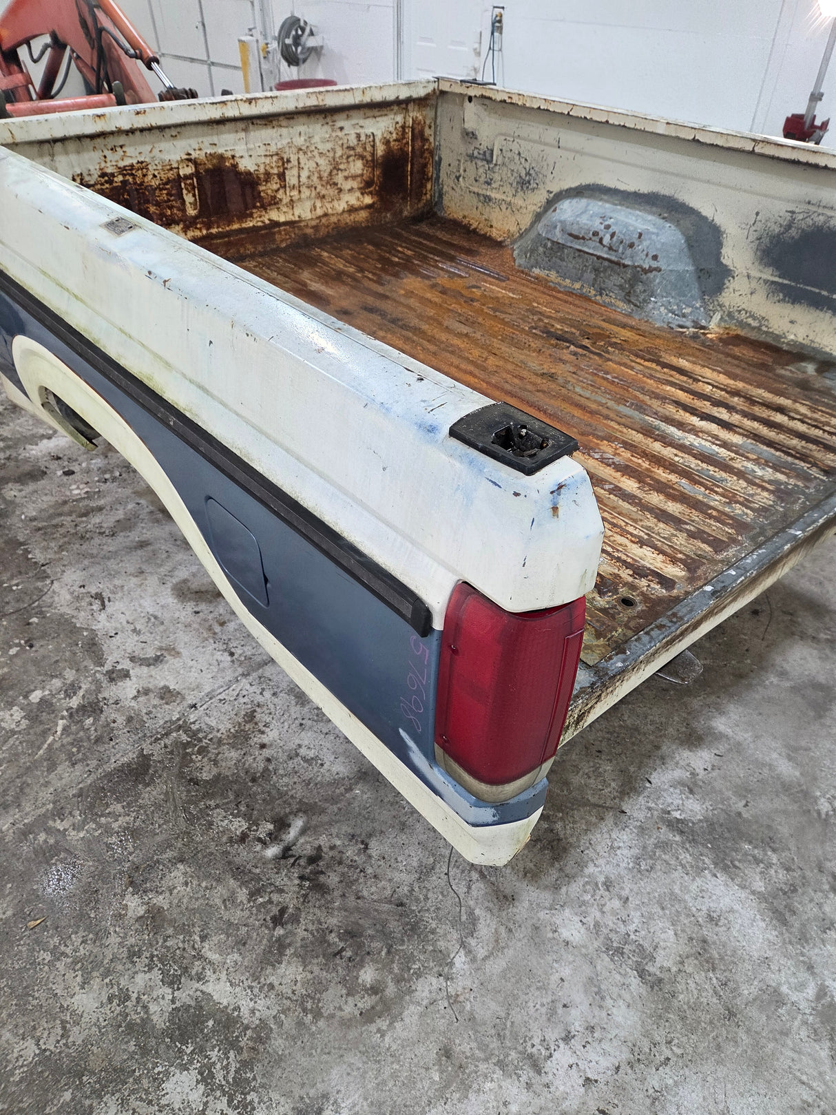 1987-1997 Ford F150 F250 F350 OBS 6' 9" Short Truck Bed