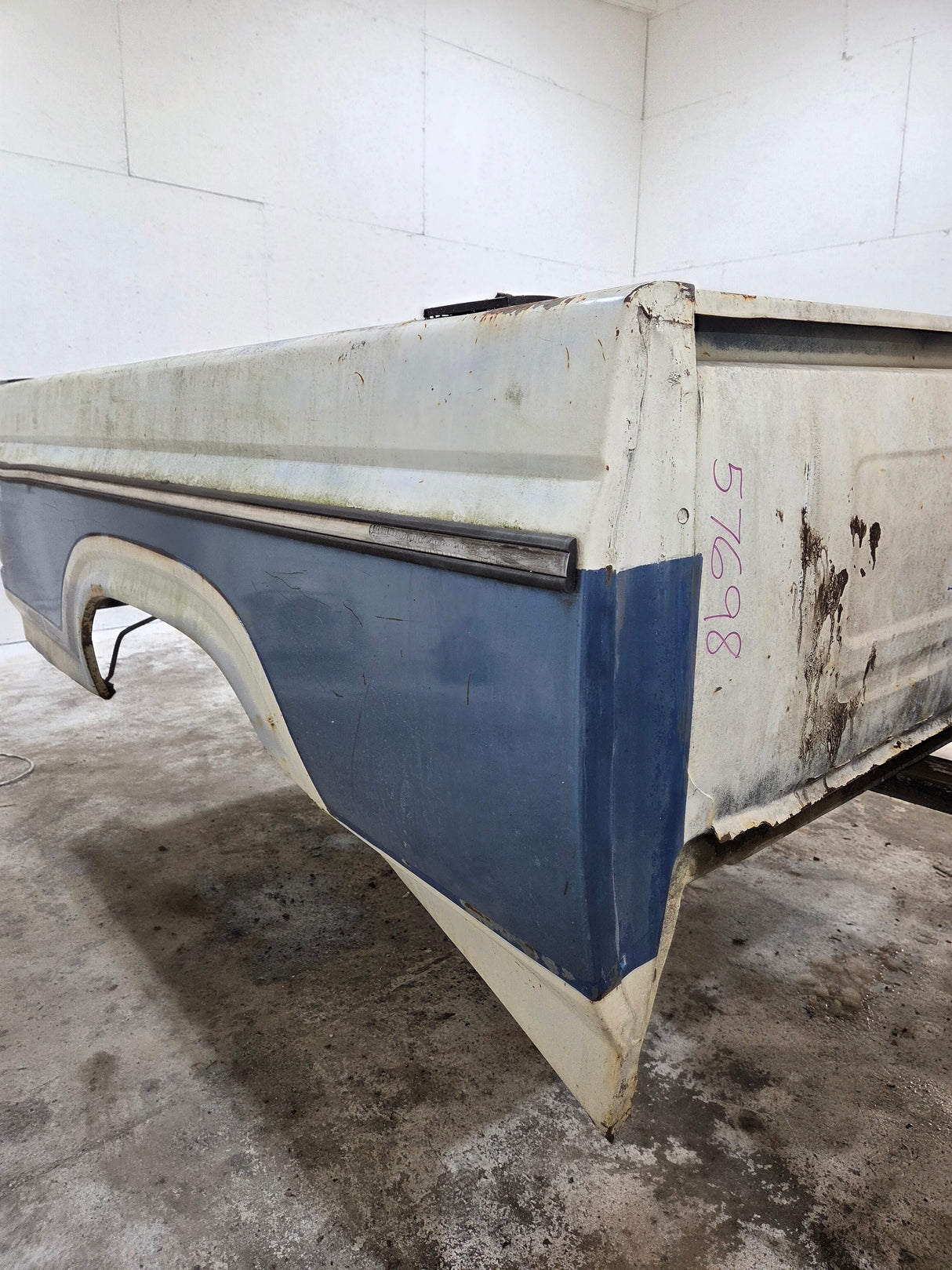 1987-1997 Ford F150 F250 F350 OBS 6' 9" Short Truck Bed