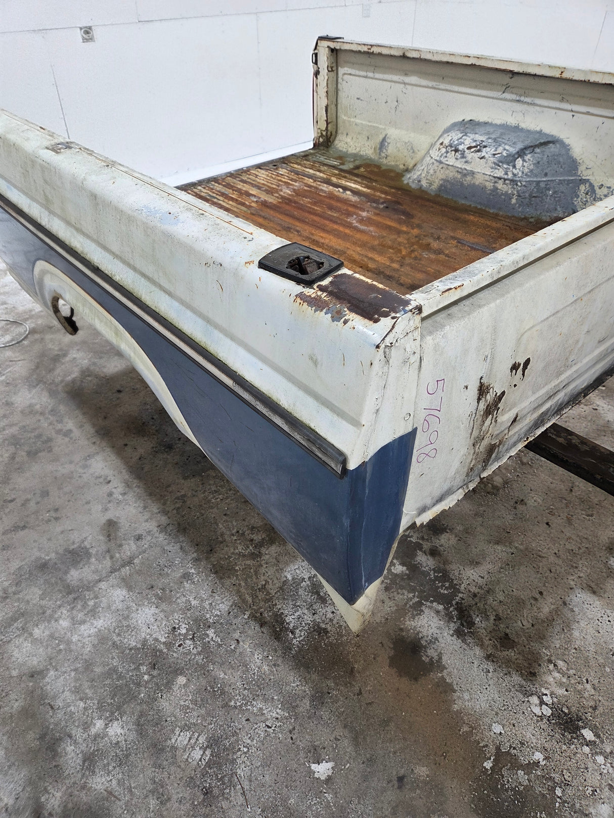 1987-1997 Ford F150 F250 F350 OBS 6' 9" Short Truck Bed