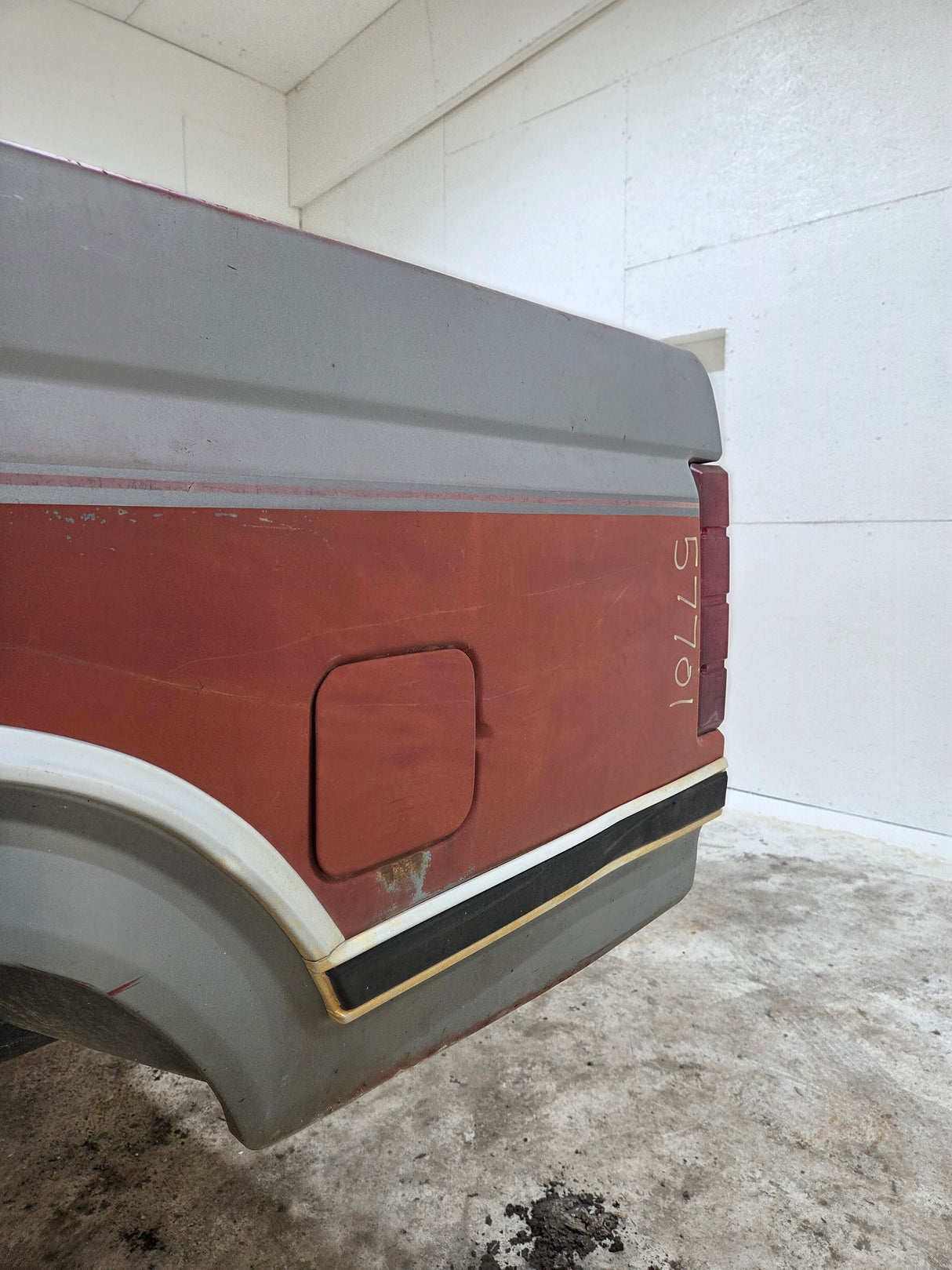 1980-1986 Ford F100 F150 F250 F350 6' 9" Short Bed