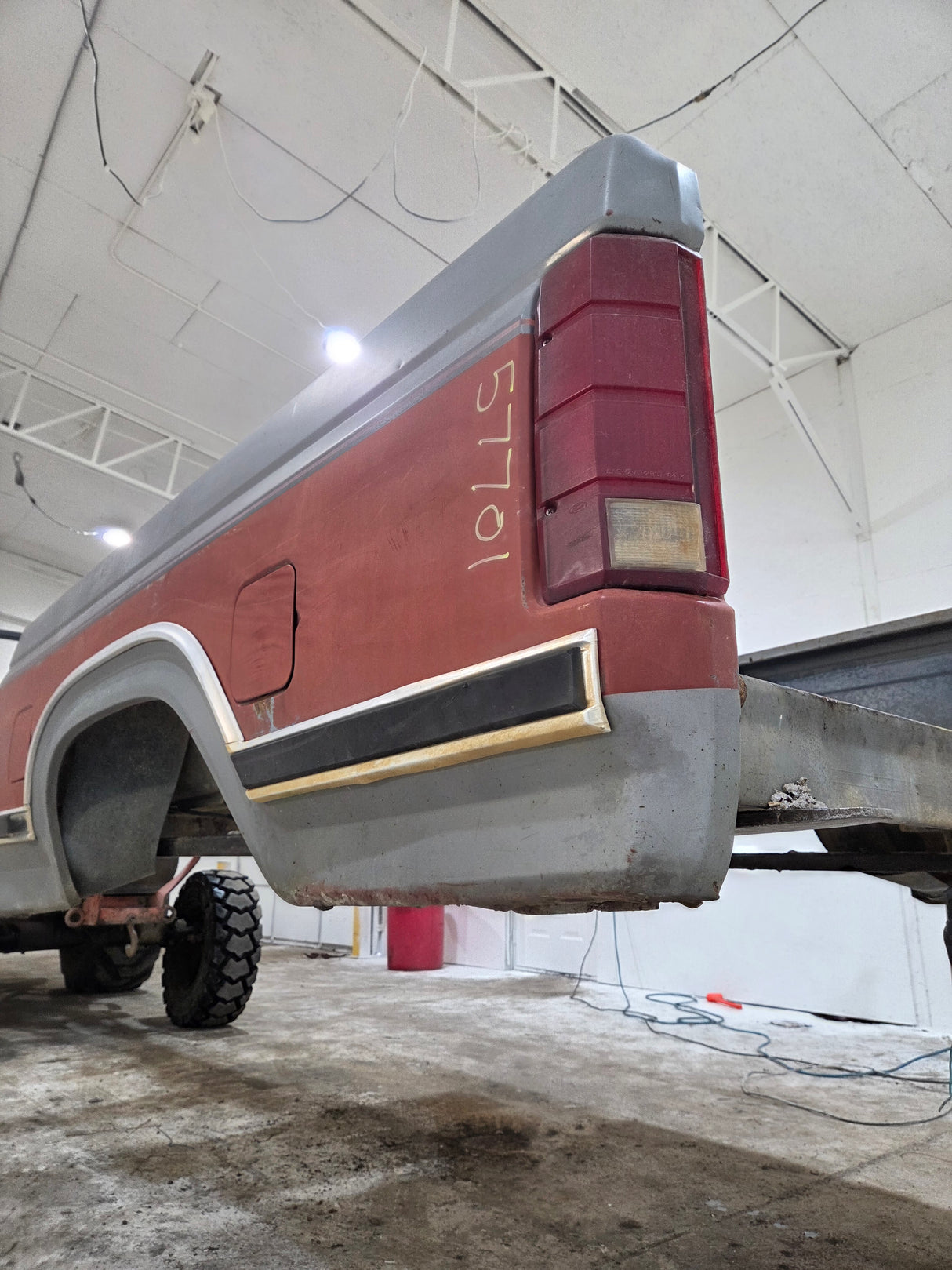 1980-1986 Ford F100 F150 F250 F350 6' 9" Short Bed