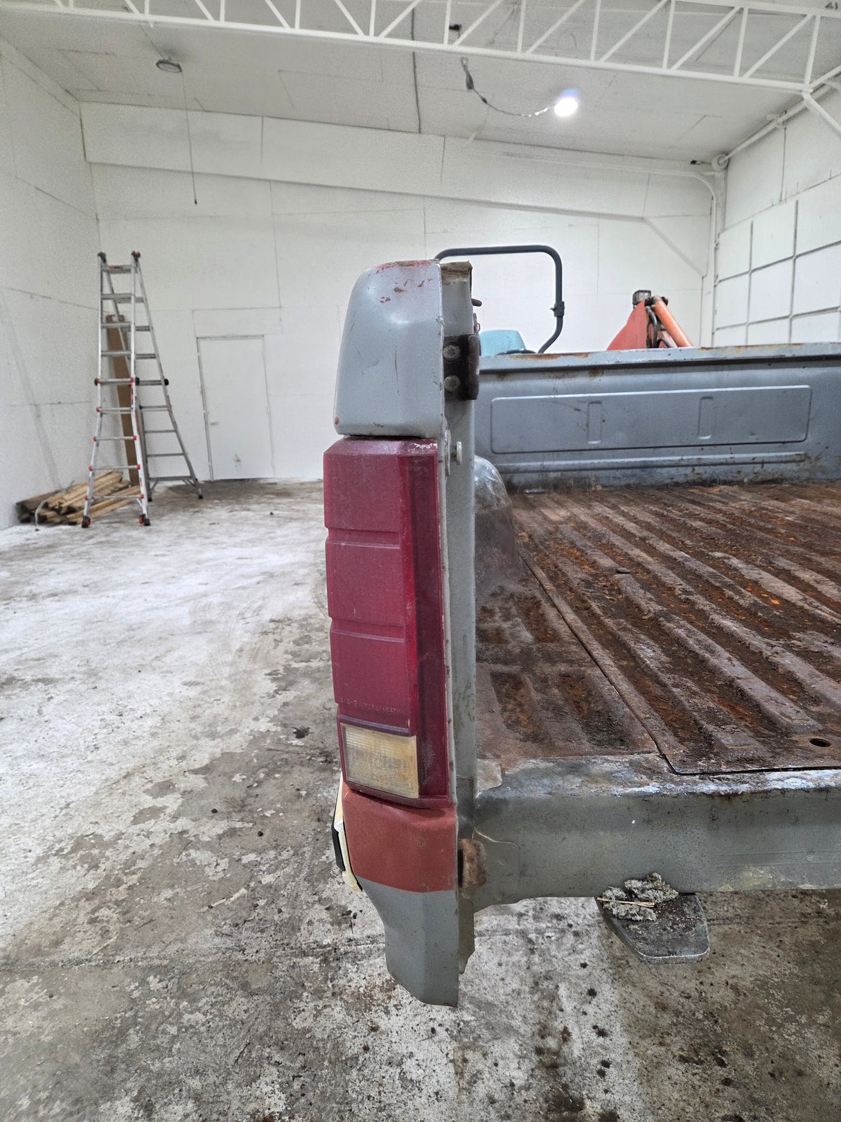 1980-1986 Ford F100 F150 F250 F350 6' 9" Short Bed