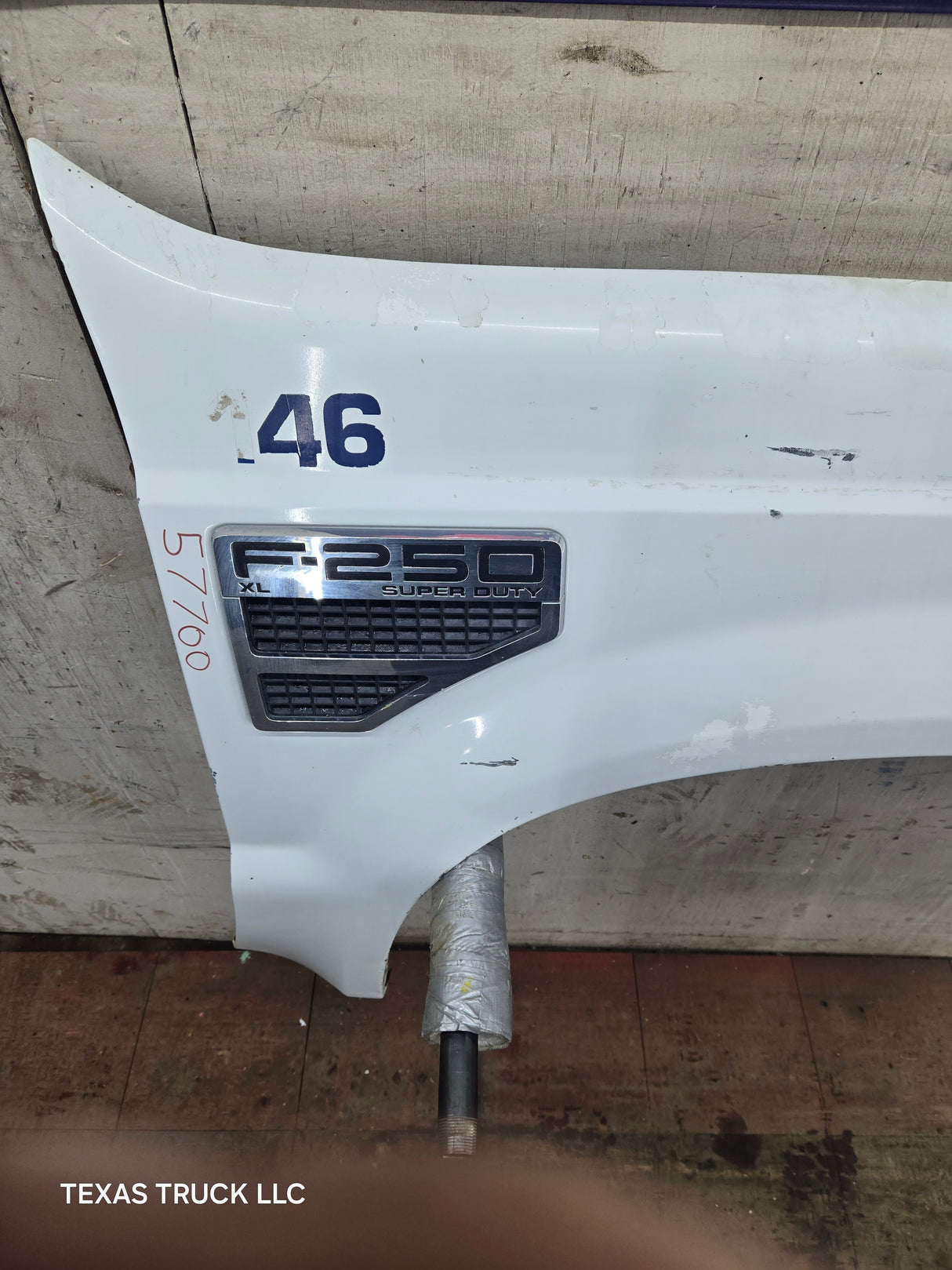 2008-2010 Ford Super Duty F250 F350 RH Passenger Side Fender - Oxford White