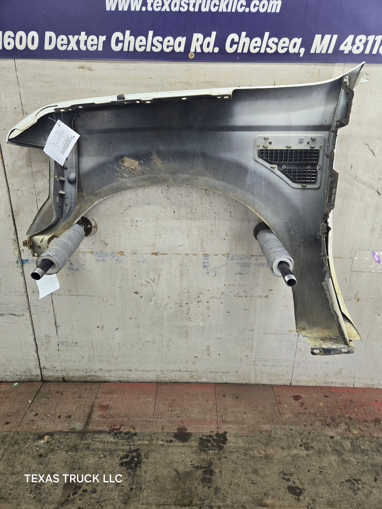 2008-2010 Ford Super Duty F250 F350 RH Passenger Side Fender - Oxford White