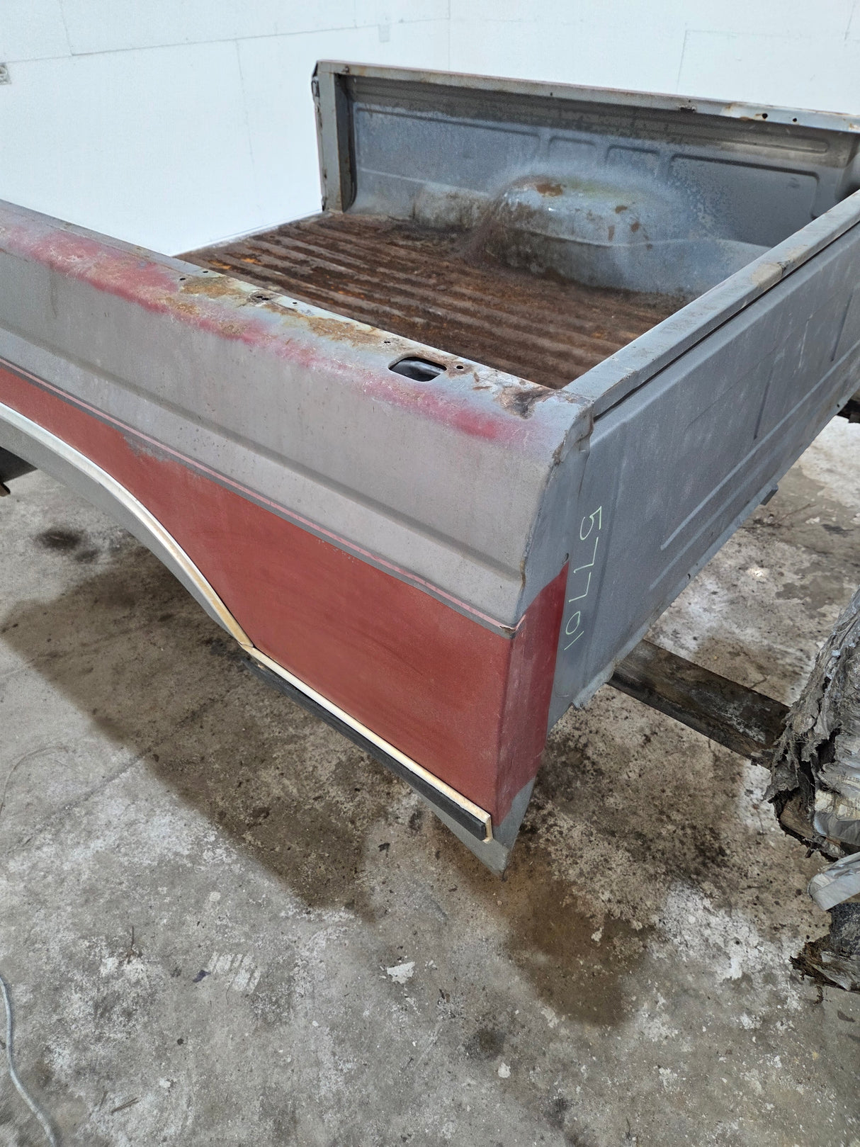 1980-1986 Ford F100 F150 F250 F350 6' 9" Short Bed