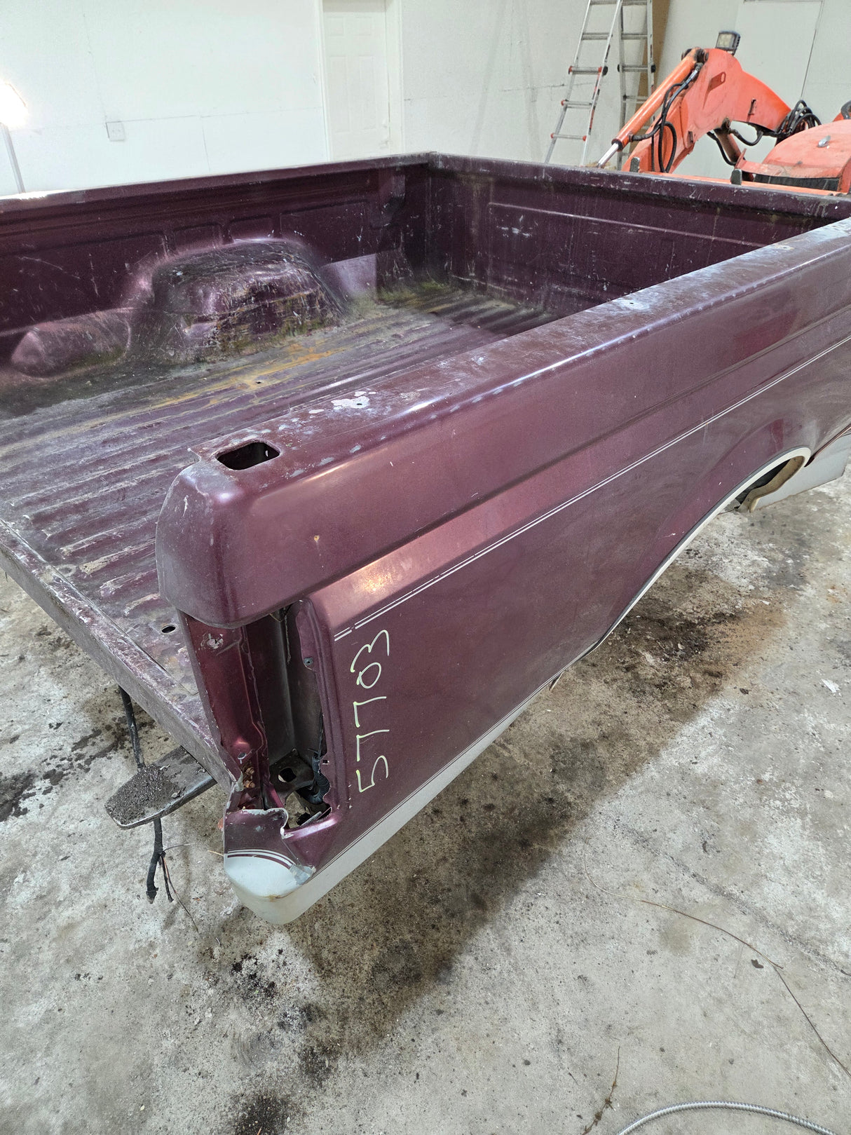 1987-1997 Ford F150 F250 F350 OBS 6' 9" Short Truck Bed