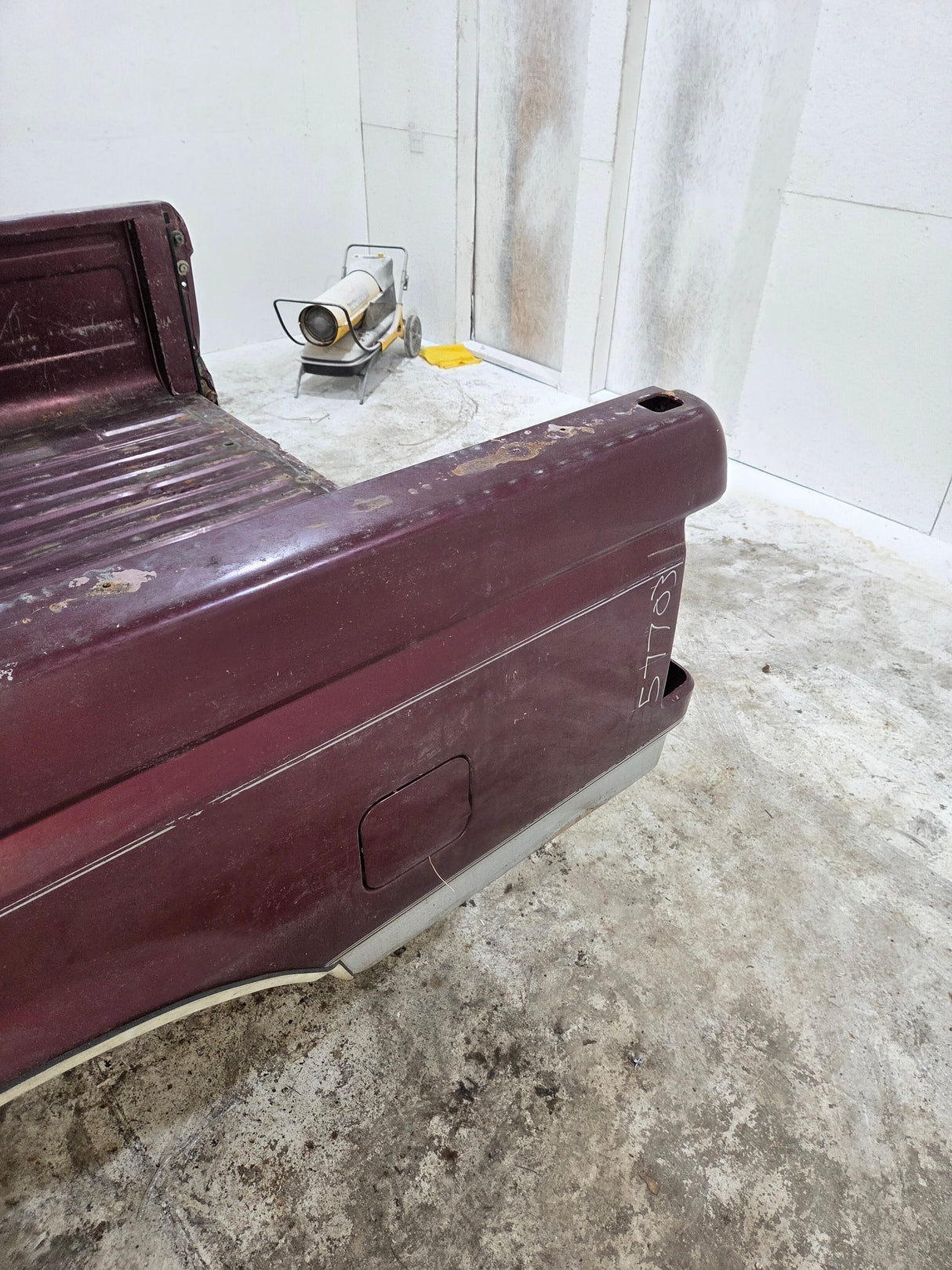 1987-1997 Ford F150 F250 F350 OBS 6' 9" Short Truck Bed