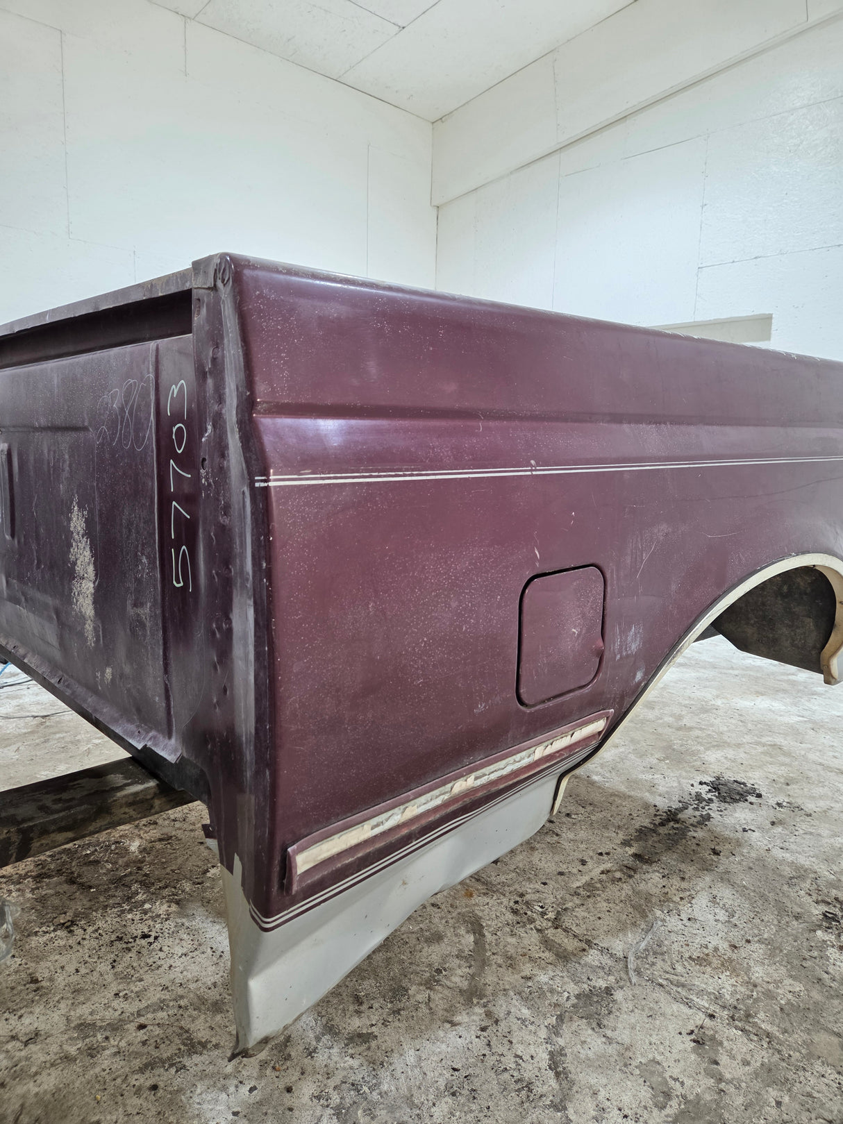 1987-1997 Ford F150 F250 F350 OBS 6' 9" Short Truck Bed