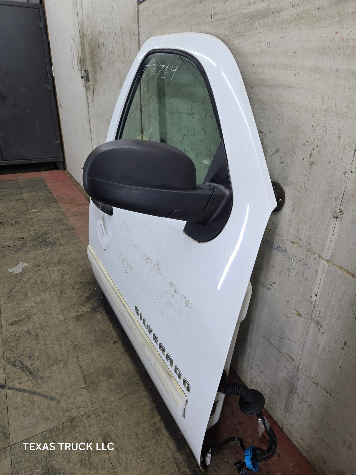 2007-2013 Chevrolet Silverado / GMC Sierra 1500 2500 3500 HD RH Front Passenger Side Door