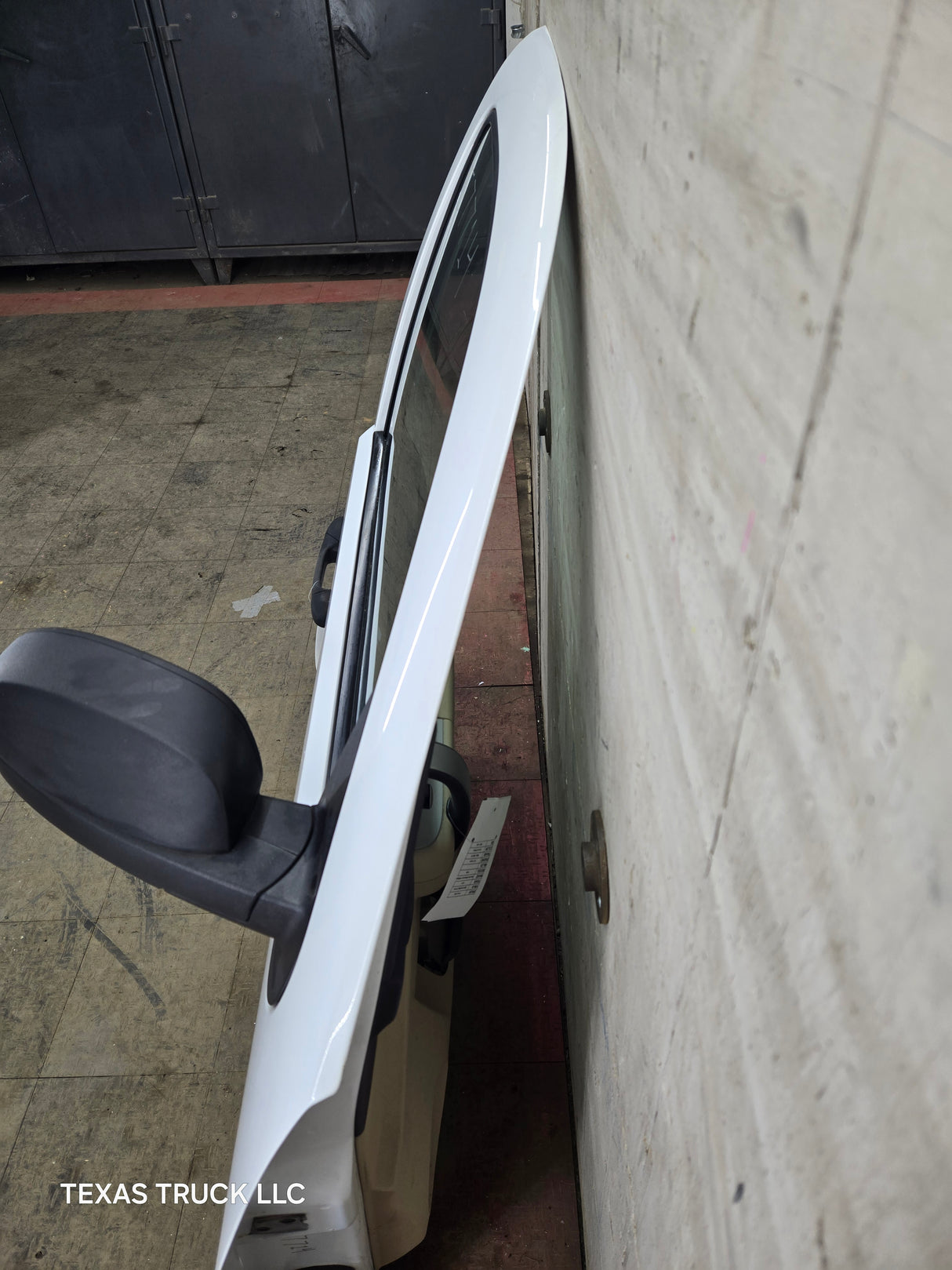 2007-2013 Chevrolet Silverado / GMC Sierra 1500 2500 3500 HD RH Front Passenger Side Door