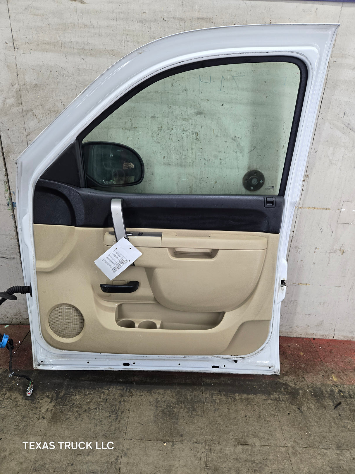 2007-2013 Chevrolet Silverado / GMC Sierra 1500 2500 3500 HD RH Front Passenger Side Door