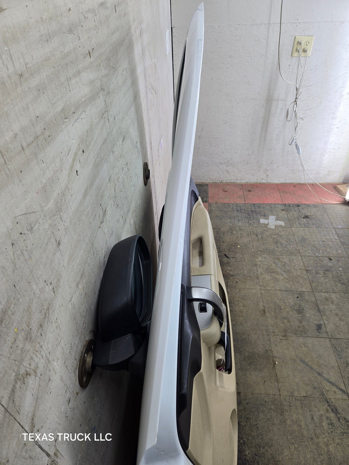 2007-2013 Chevrolet Silverado / GMC Sierra 1500 2500 3500 HD RH Front Passenger Side Door