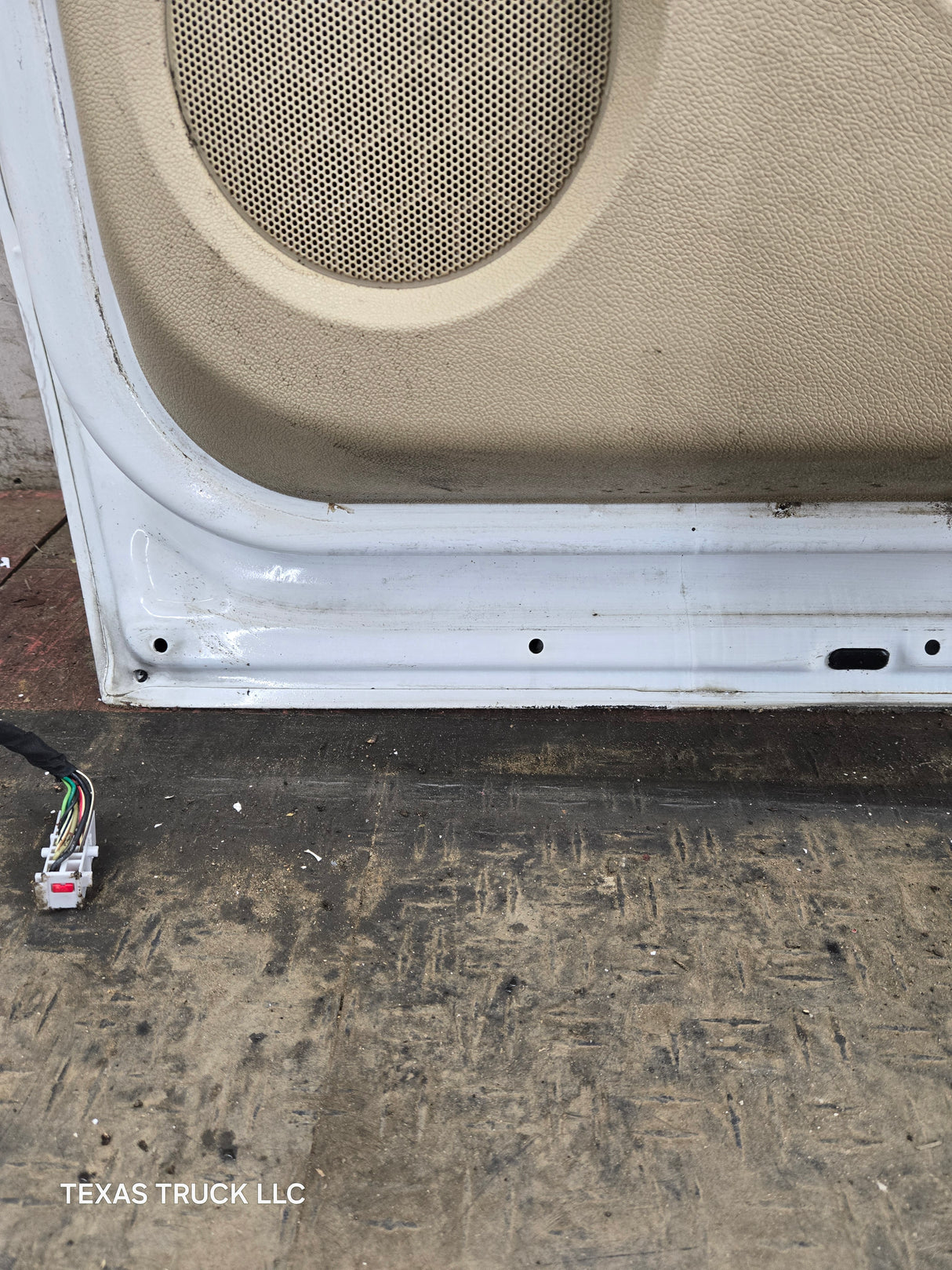 2007-2013 Chevrolet Silverado / GMC Sierra 1500 2500 3500 HD RH Front Passenger Side Door