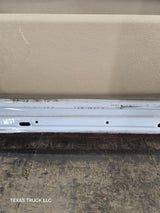 2007-2013 Chevrolet Silverado / GMC Sierra 1500 2500 3500 HD RH Front Passenger Side Door