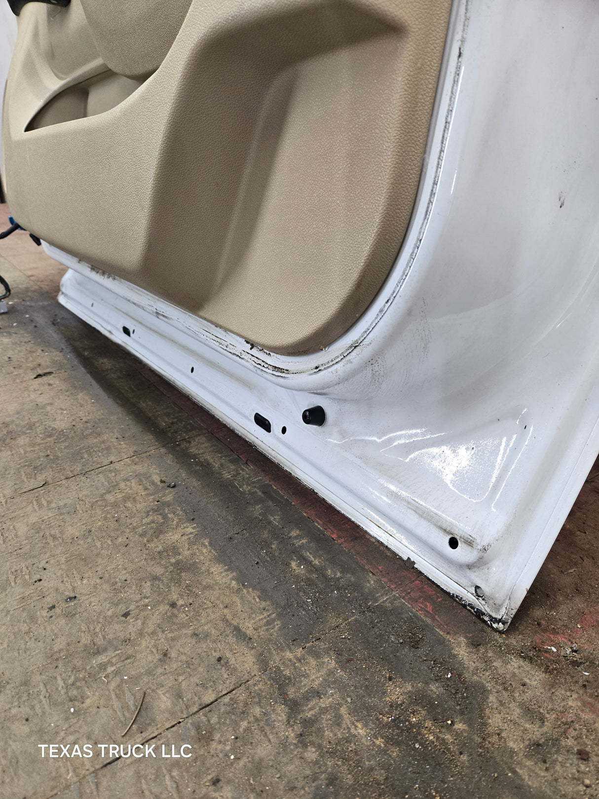 2007-2013 Chevrolet Silverado / GMC Sierra 1500 2500 3500 HD RH Front Passenger Side Door